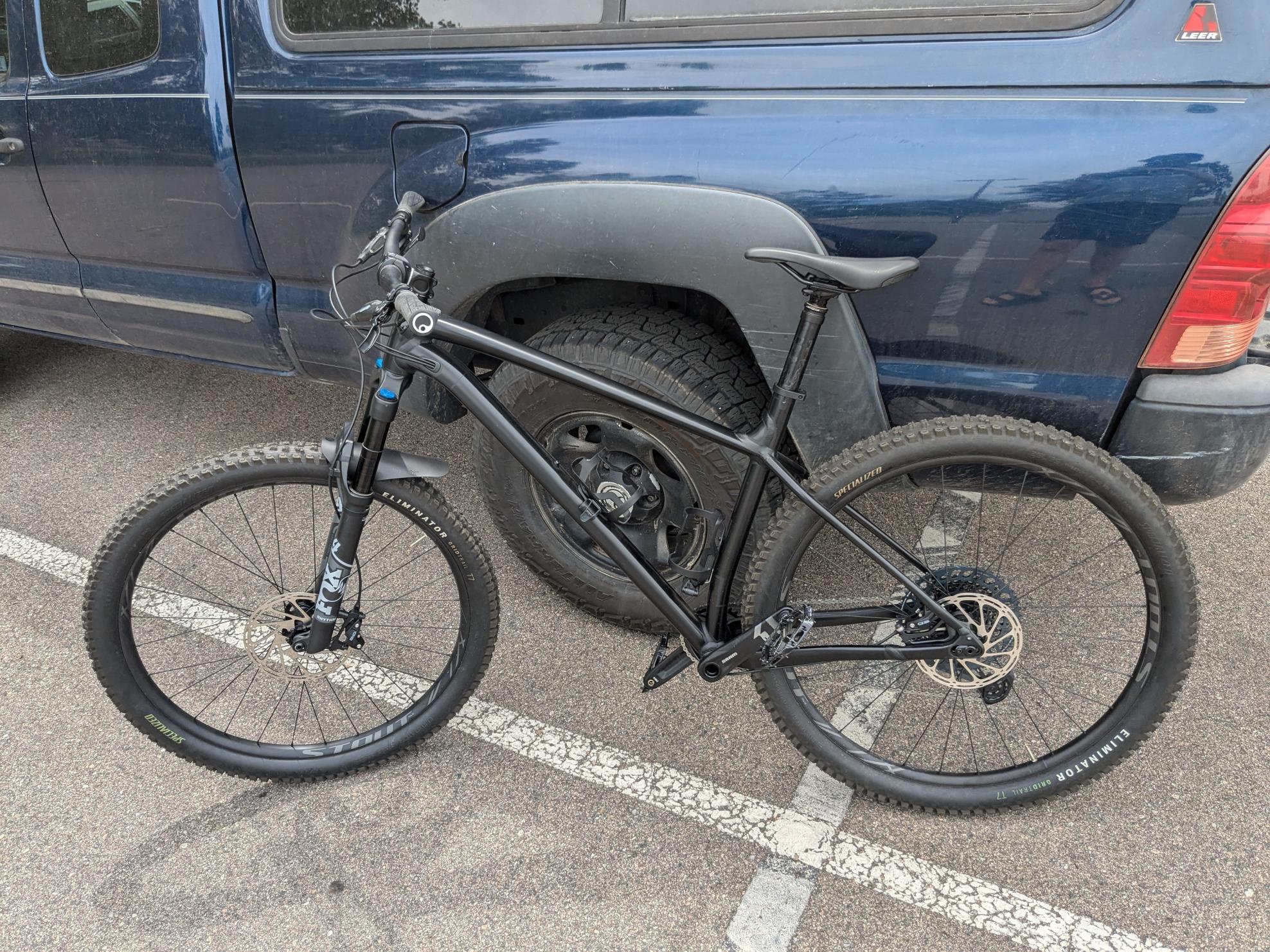 2022 Specialized Fuse Expert Black