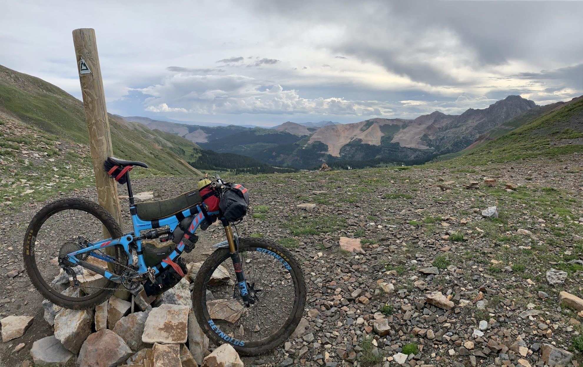 2018 Pivot Switchblade Blue