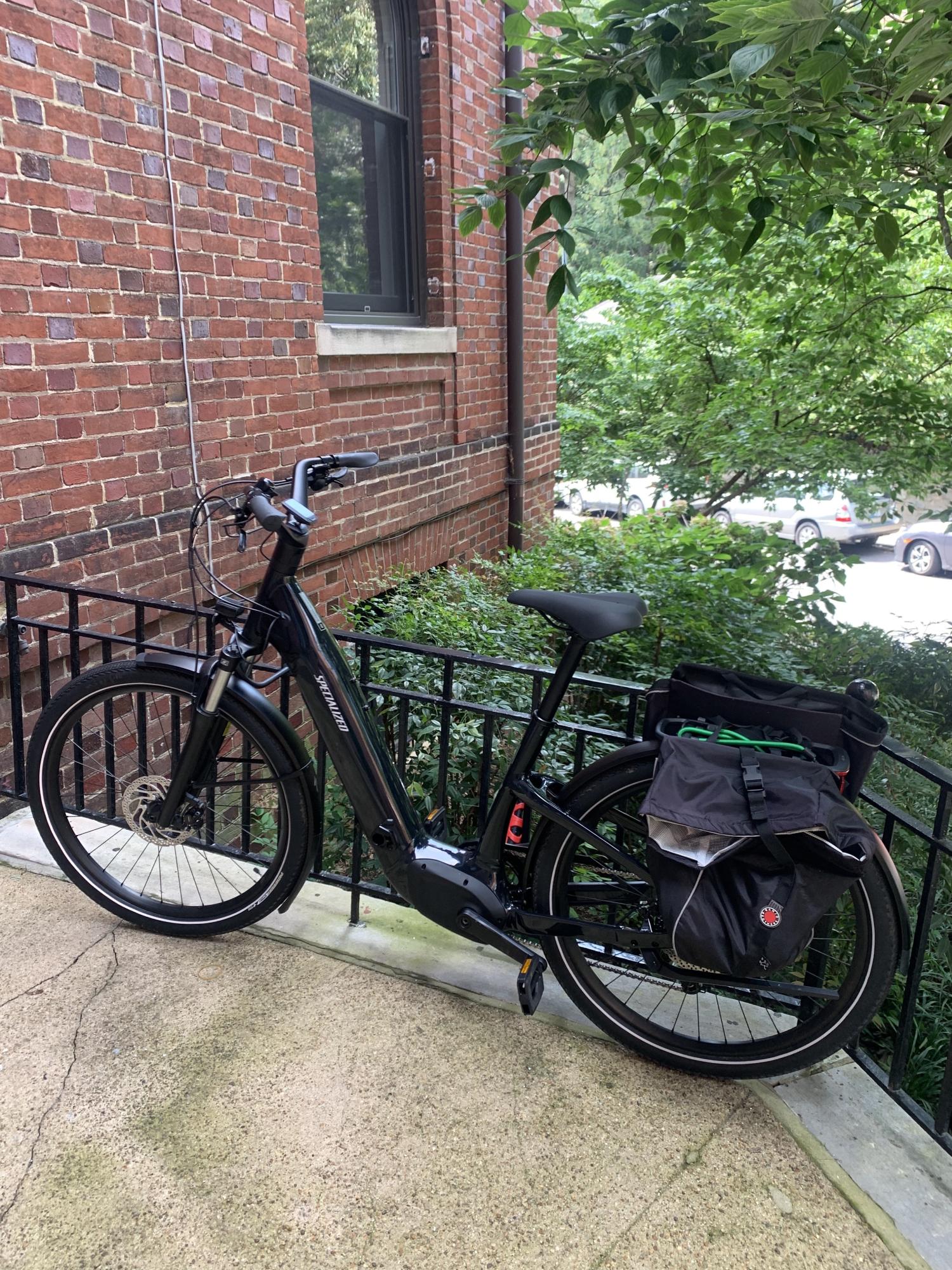 2022 Specialized Como e bike Black