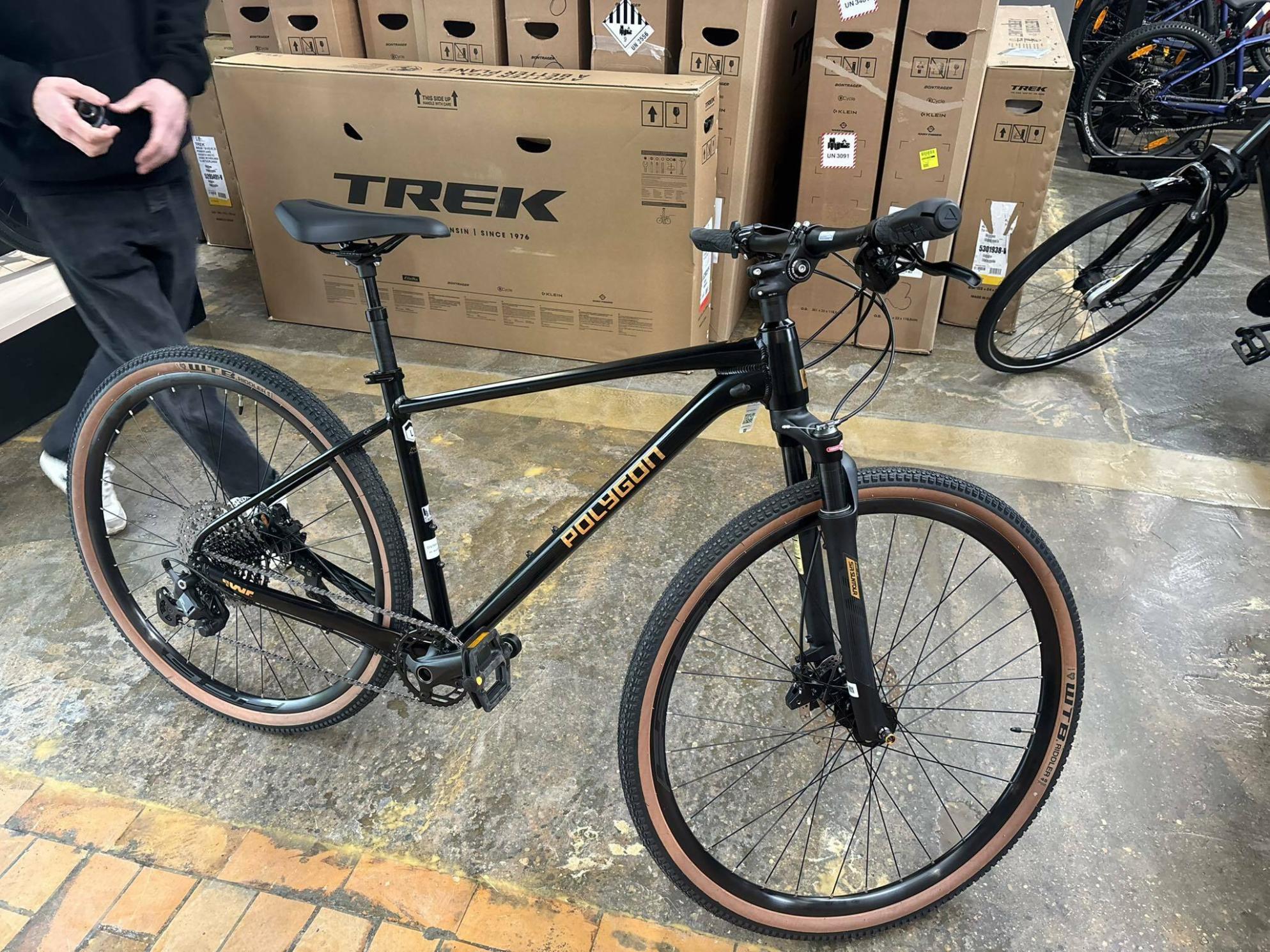 2025 Polygon Alx xc trail frame Black and Yellow or Gold