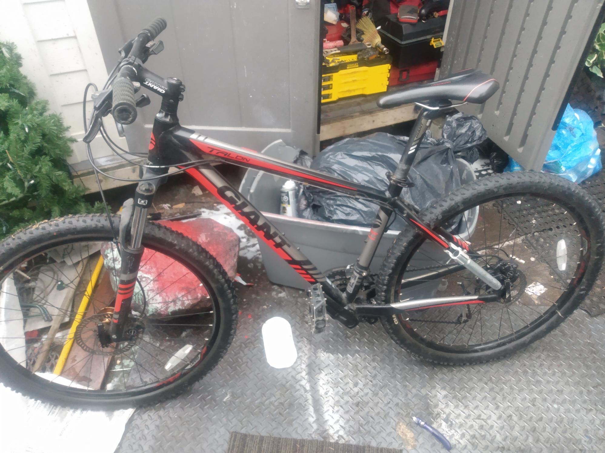 2014 Giant Talon 27.5 1 Black, Red, and Yellow or Gold