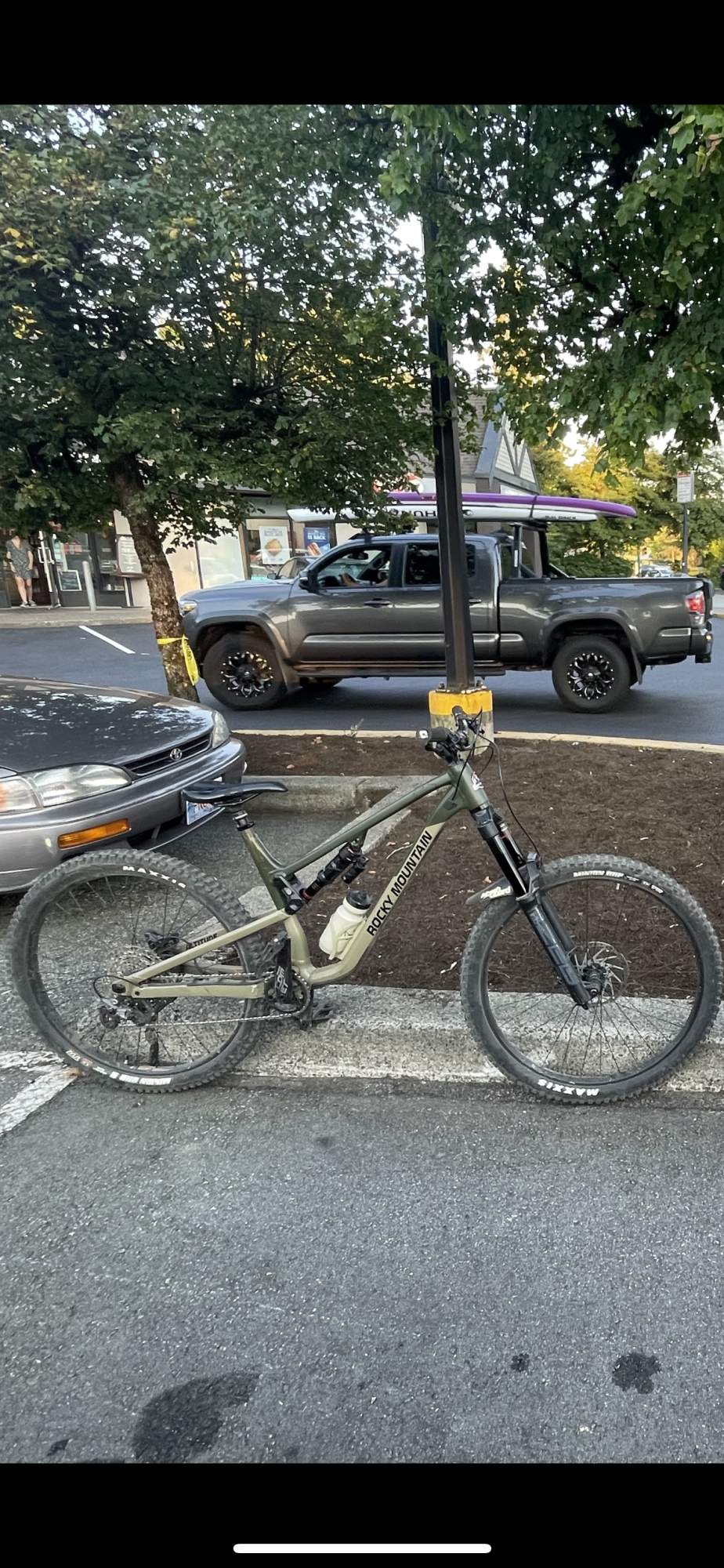 2022 Rocky Mountain Bicycles Green