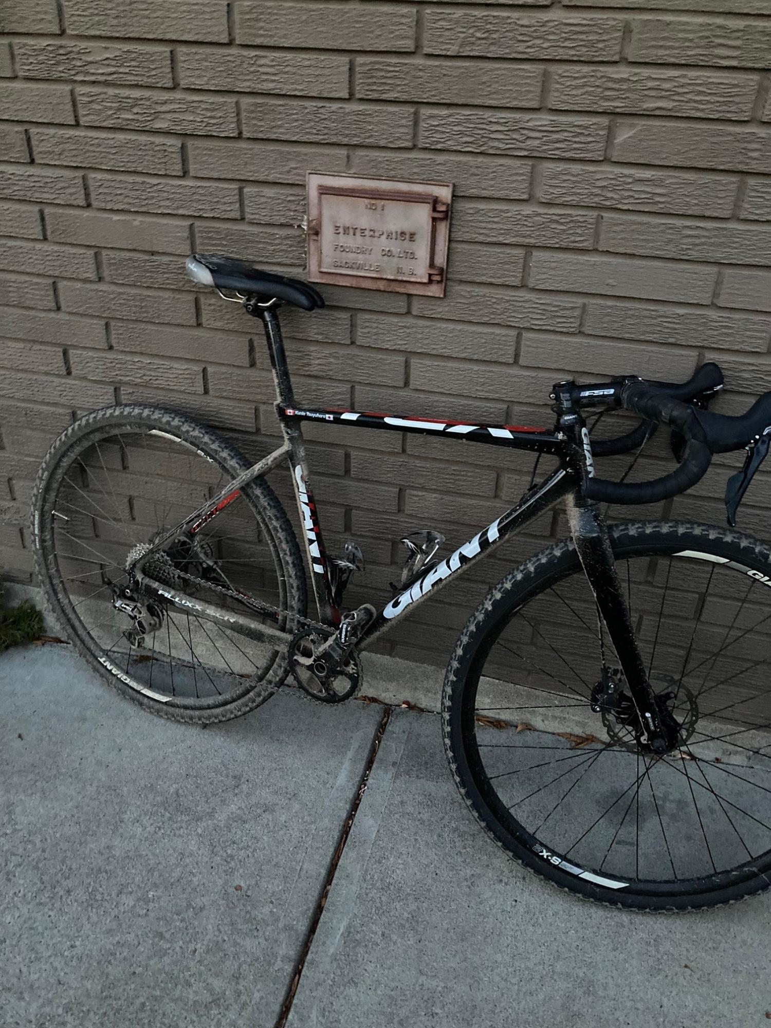 2015 Giant TCX Black and Red