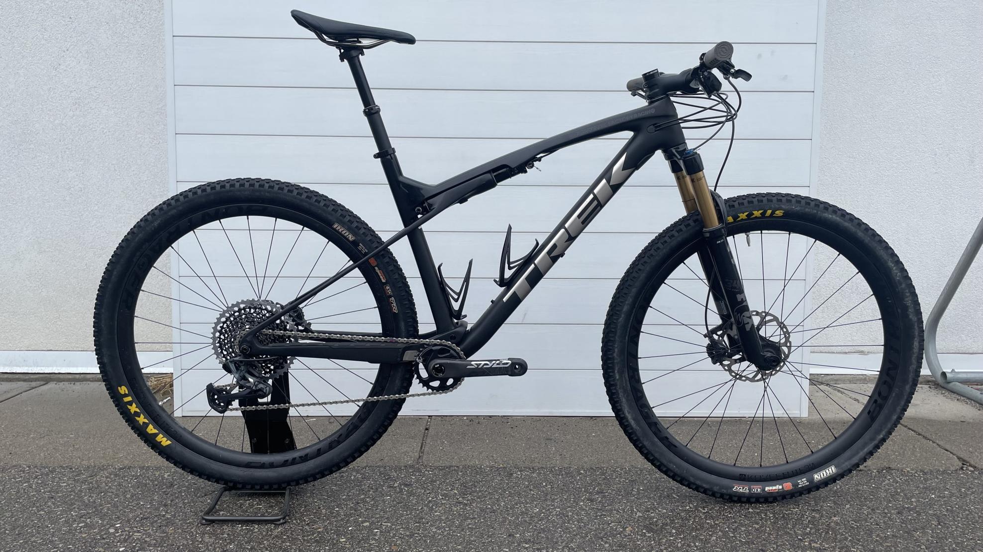 2020 Trek Supercaliber Black and Silver, gray or bare metal