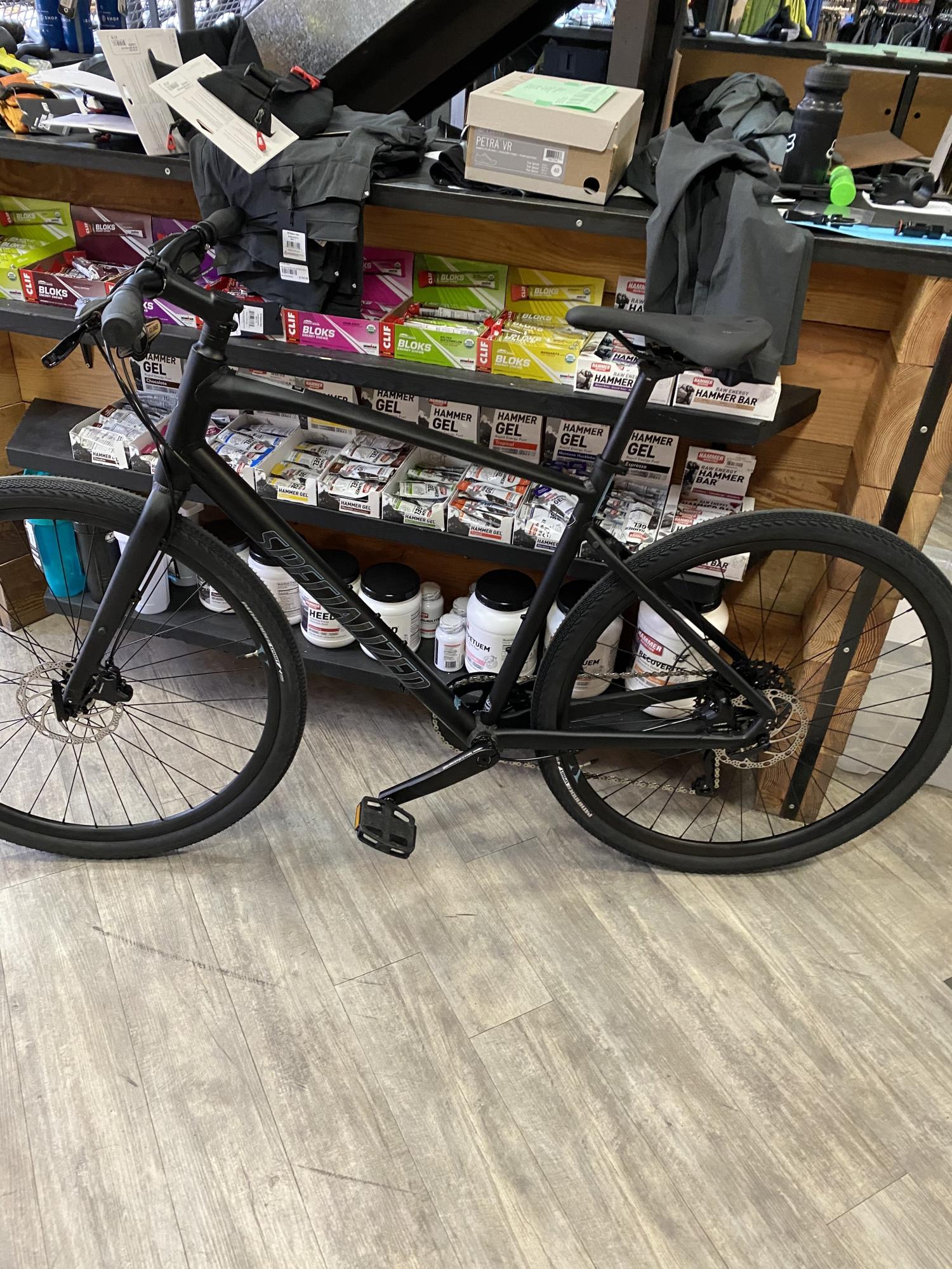 2020 Specialized Black frame boy bike Black