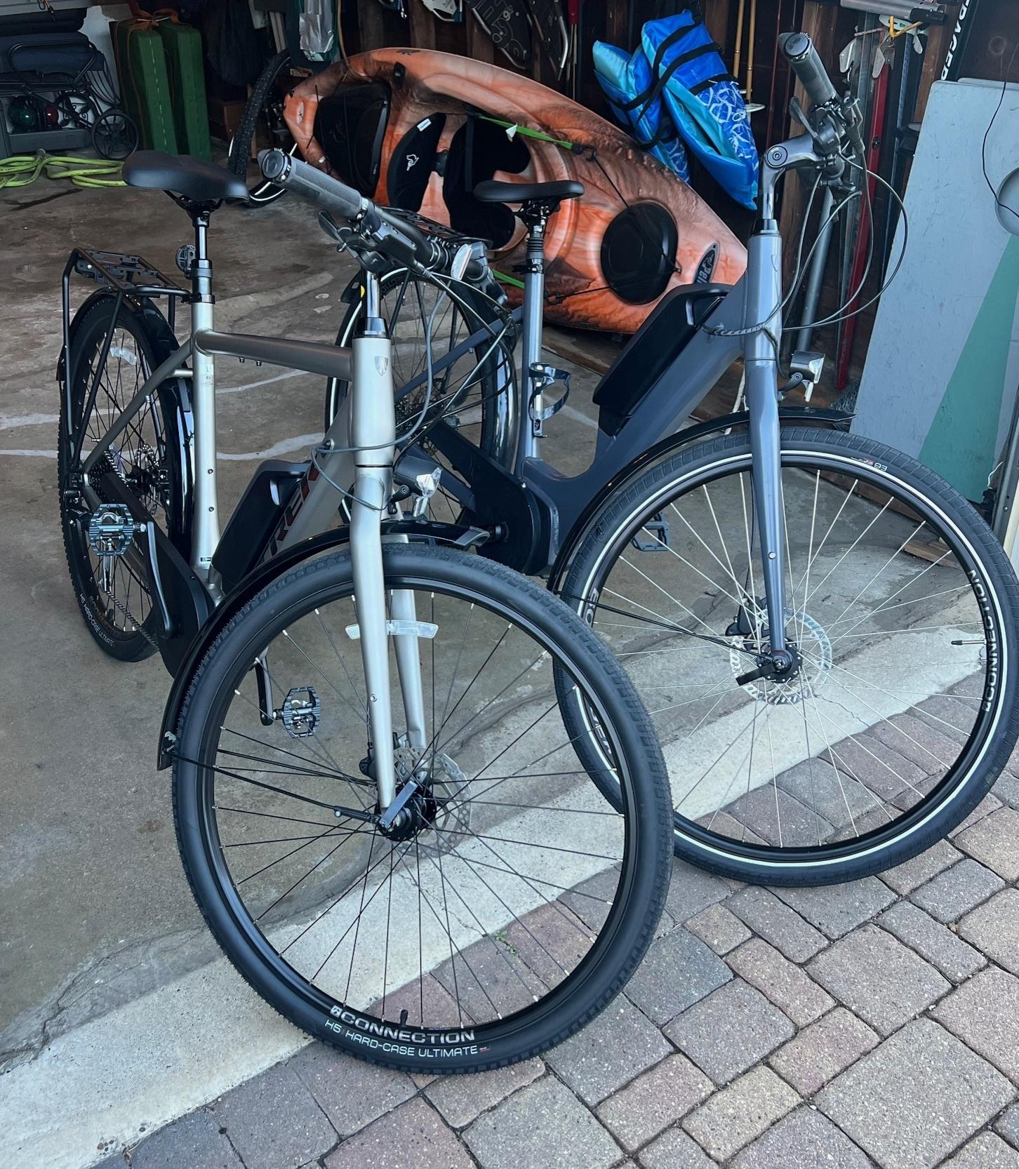 2022 Trek Verve+ 2 - Lowstep Silver, gray or bare metal