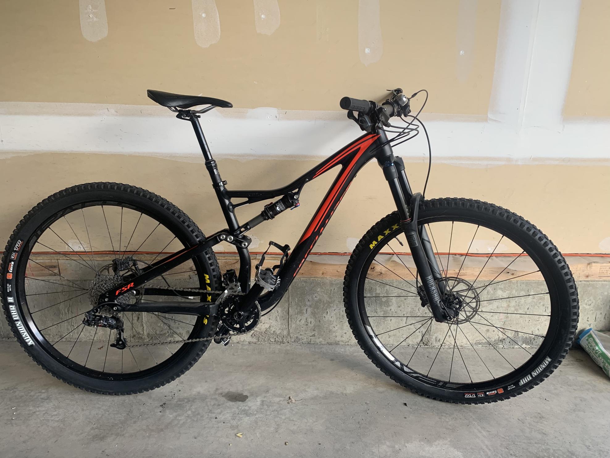 2016 Specialized Stumpjumper FSR Comp 29 Black and Red