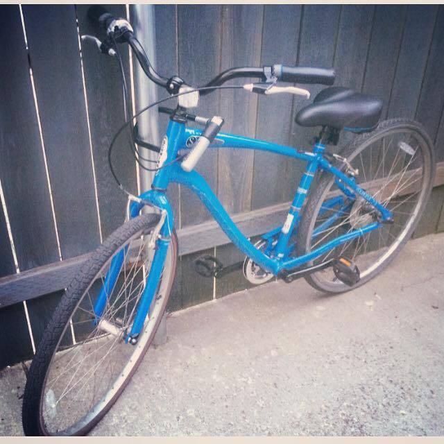 2012 Schwinn Voyageur 7 Blue