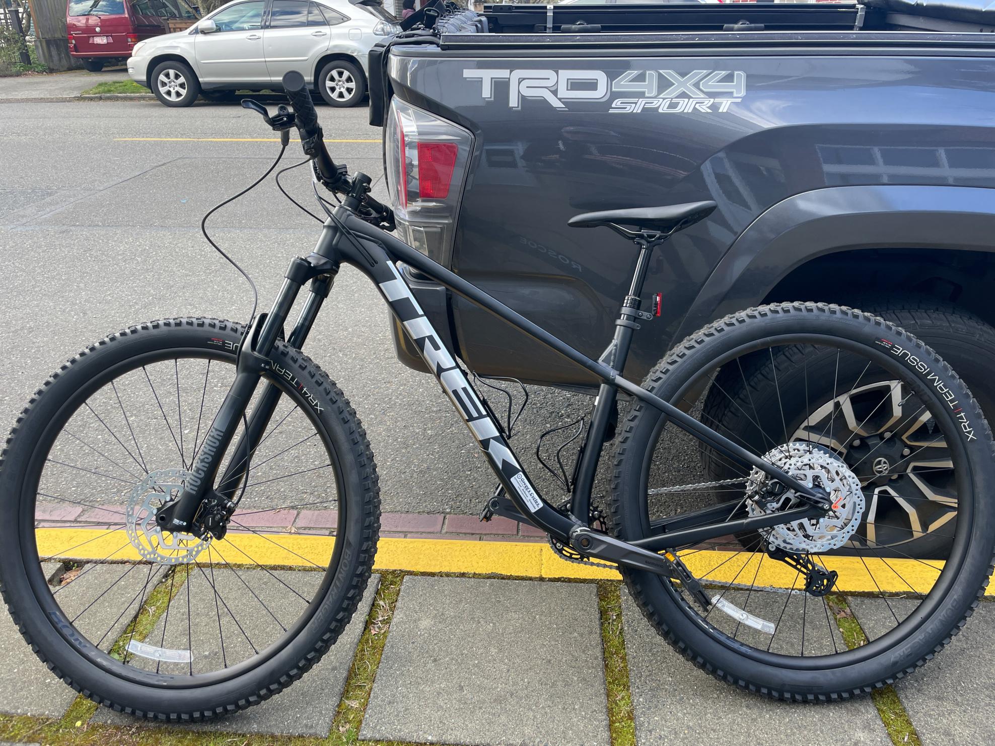 2023 Trek Roscoe 7 Black