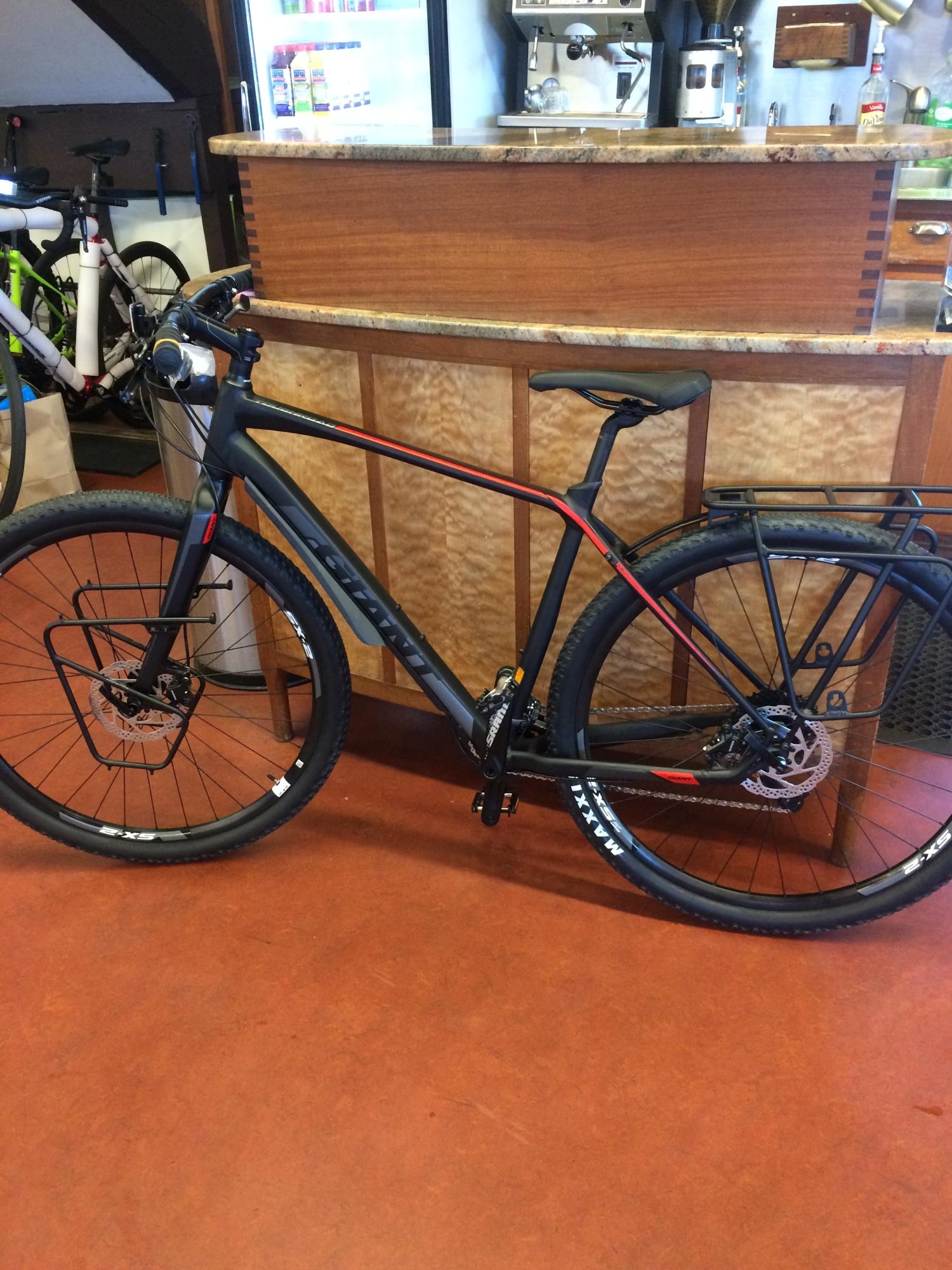 2016 Giant mountain bike ToughRoad SLR 1 Black and Red