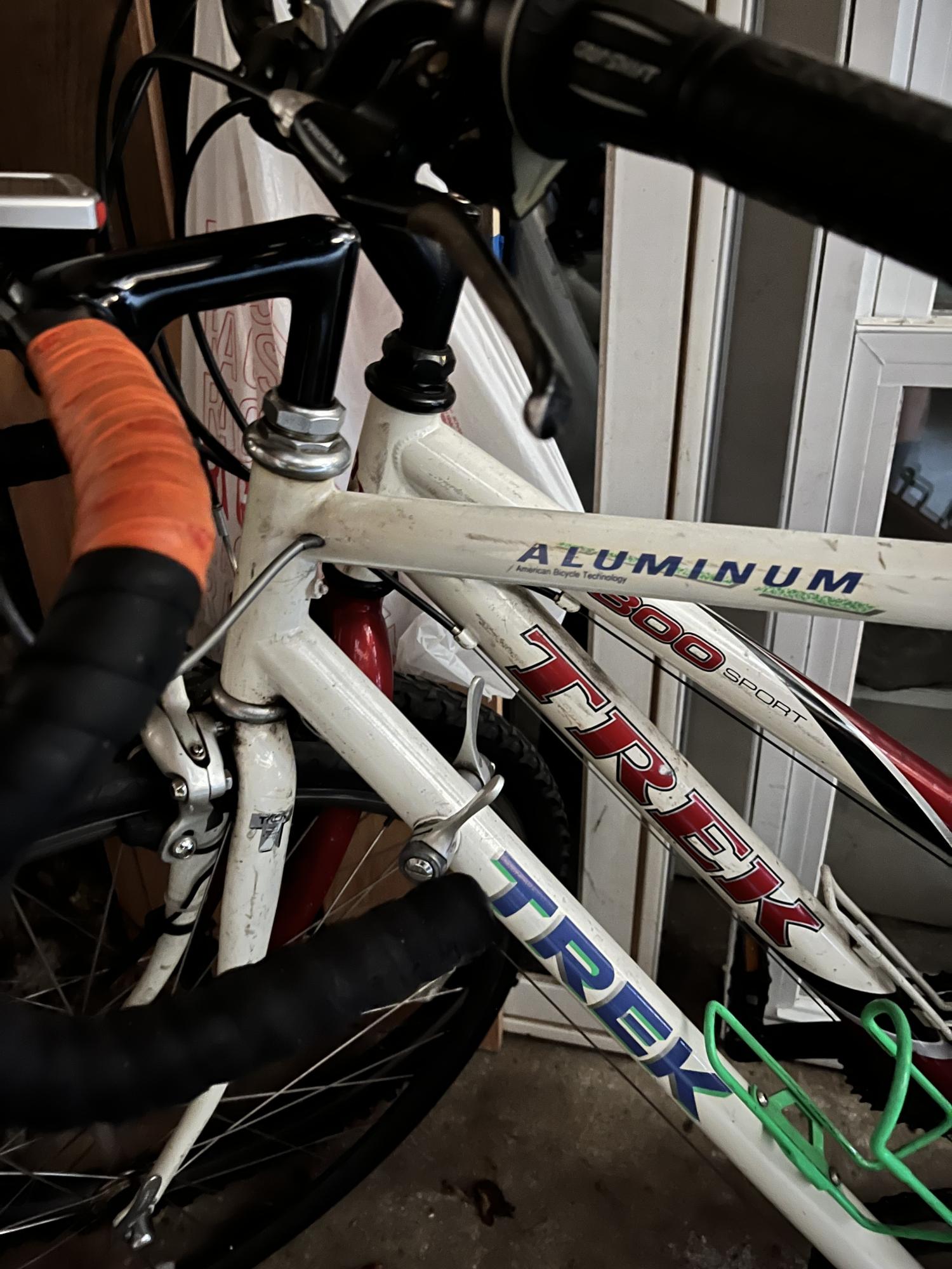 2025 Trek 1400 White, Purple, and Green