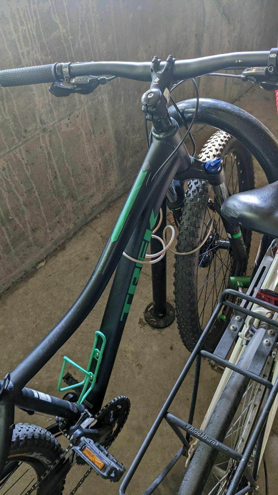 2017 Trek Cali Black and Green