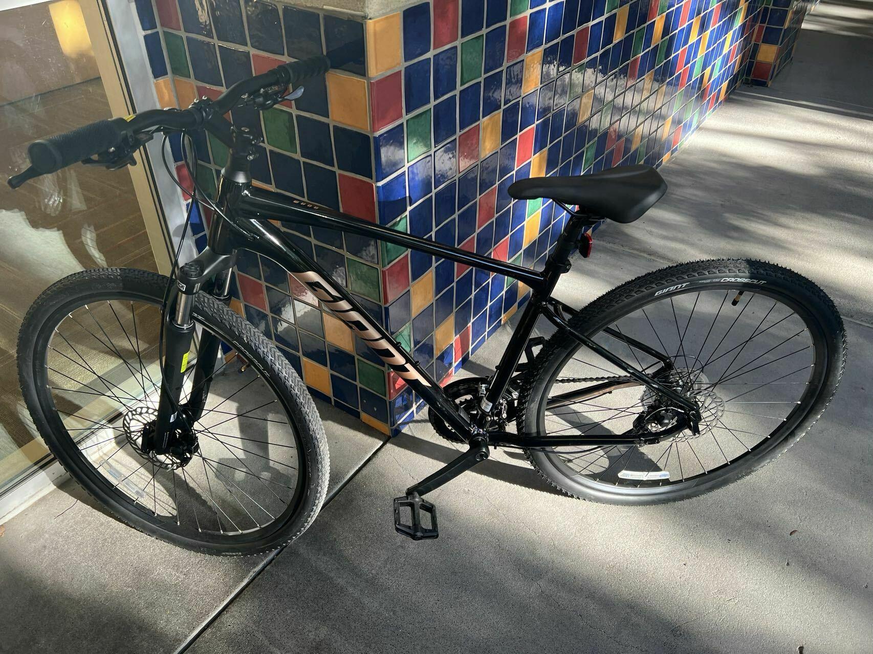 2022 Giant Giant Roam 4 Disc Shimano Hybrid Bike Black