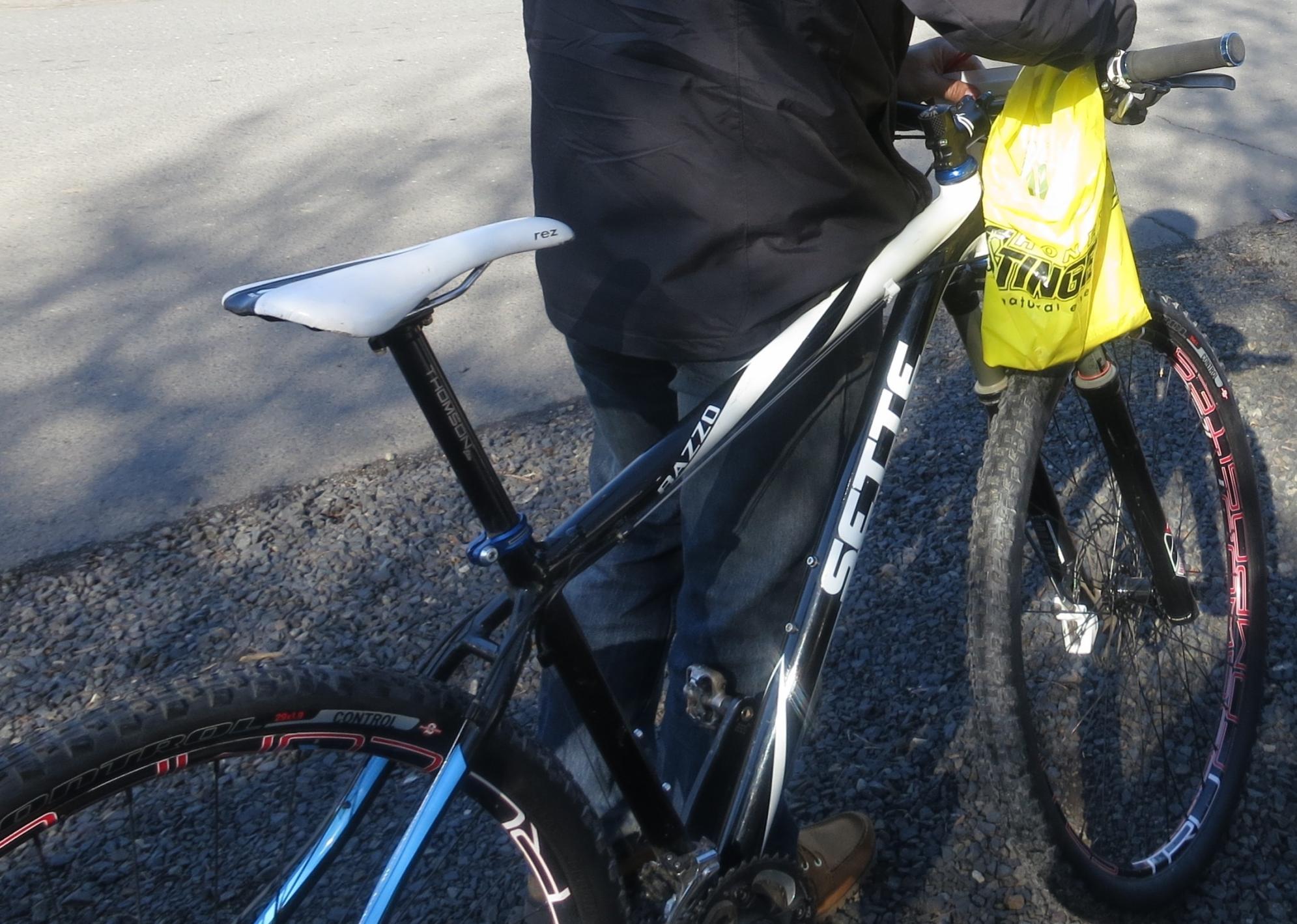 2012 Sette Razzo  Black, White, and Blue