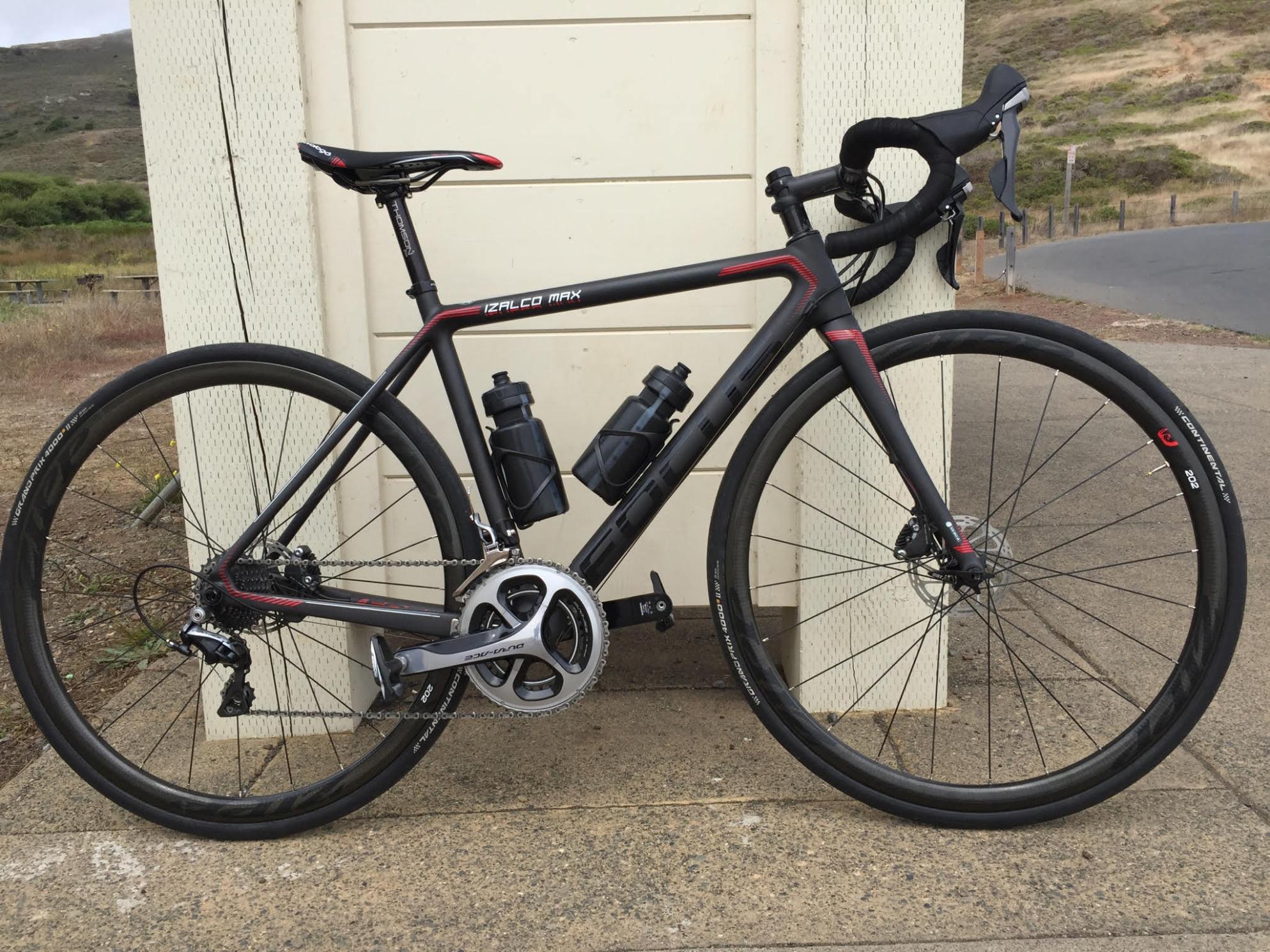 2016 Focus Izalco Max Black and Red