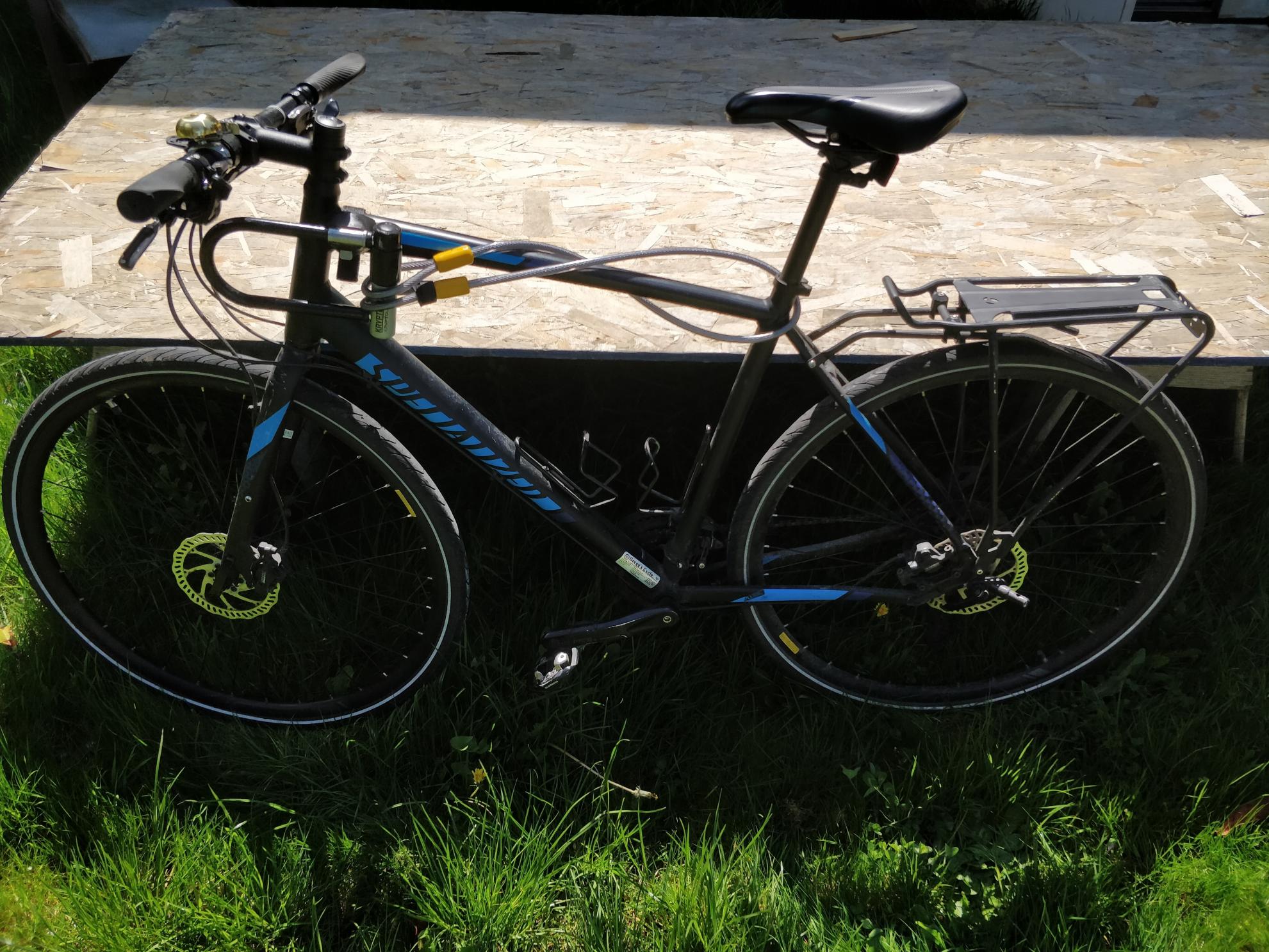 2016 Specialized Sirrus Sport Disc Hybrid Bike Black and Blue