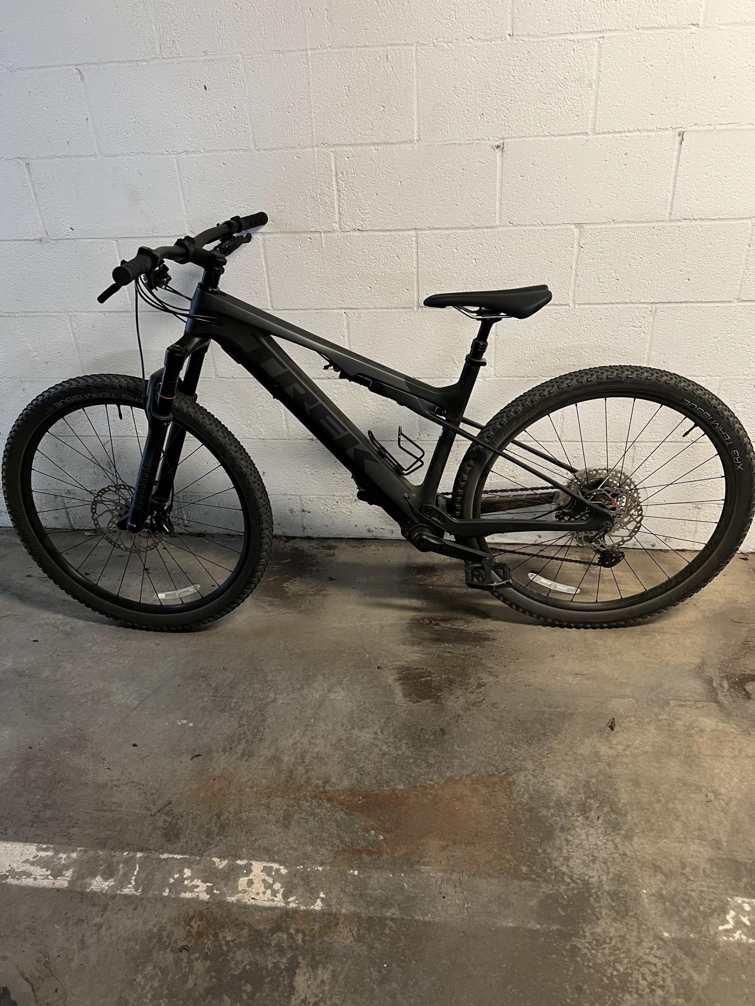 2023 Trek E-Caliber 9.6 Black
