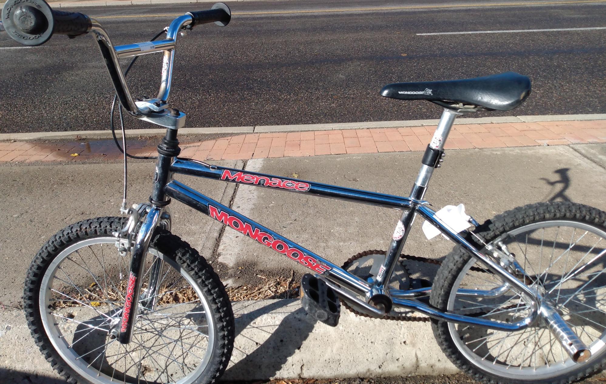 Mongoose Menace Silver, gray or bare metal