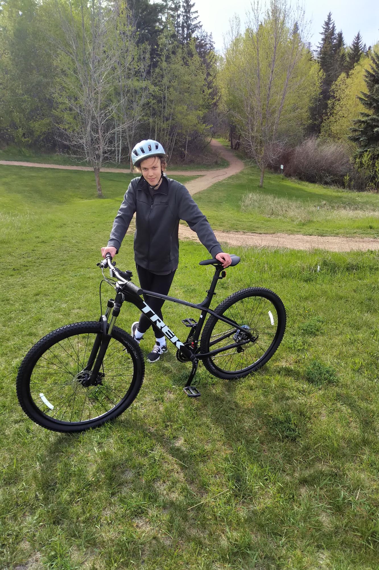 2022 Trek Black