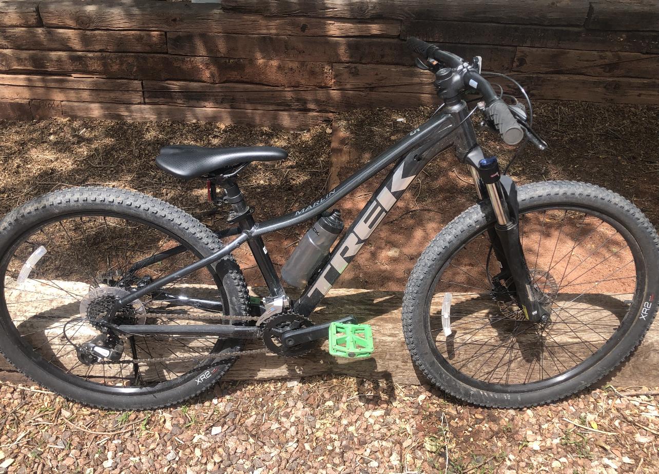 2022 Trek Marlin 5 Silver, gray or bare metal