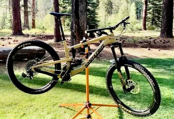 2018 Santa Cruz NOMAD Yellow or Gold