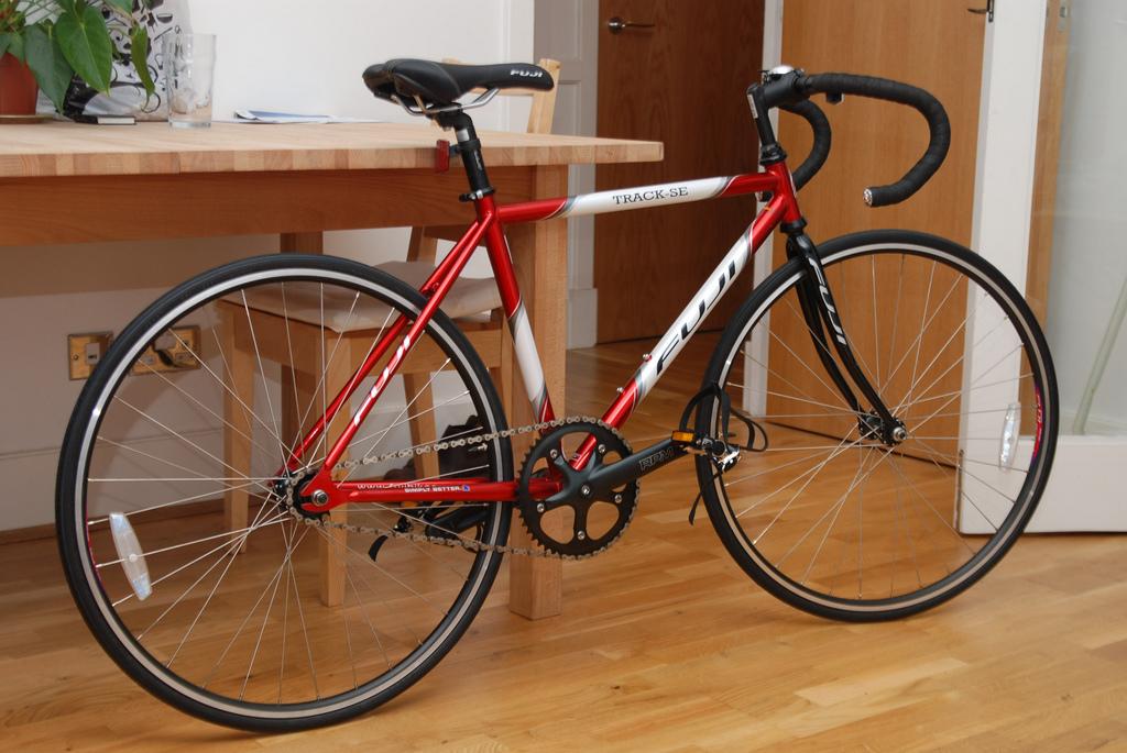 2008 Fuji Track SE Red