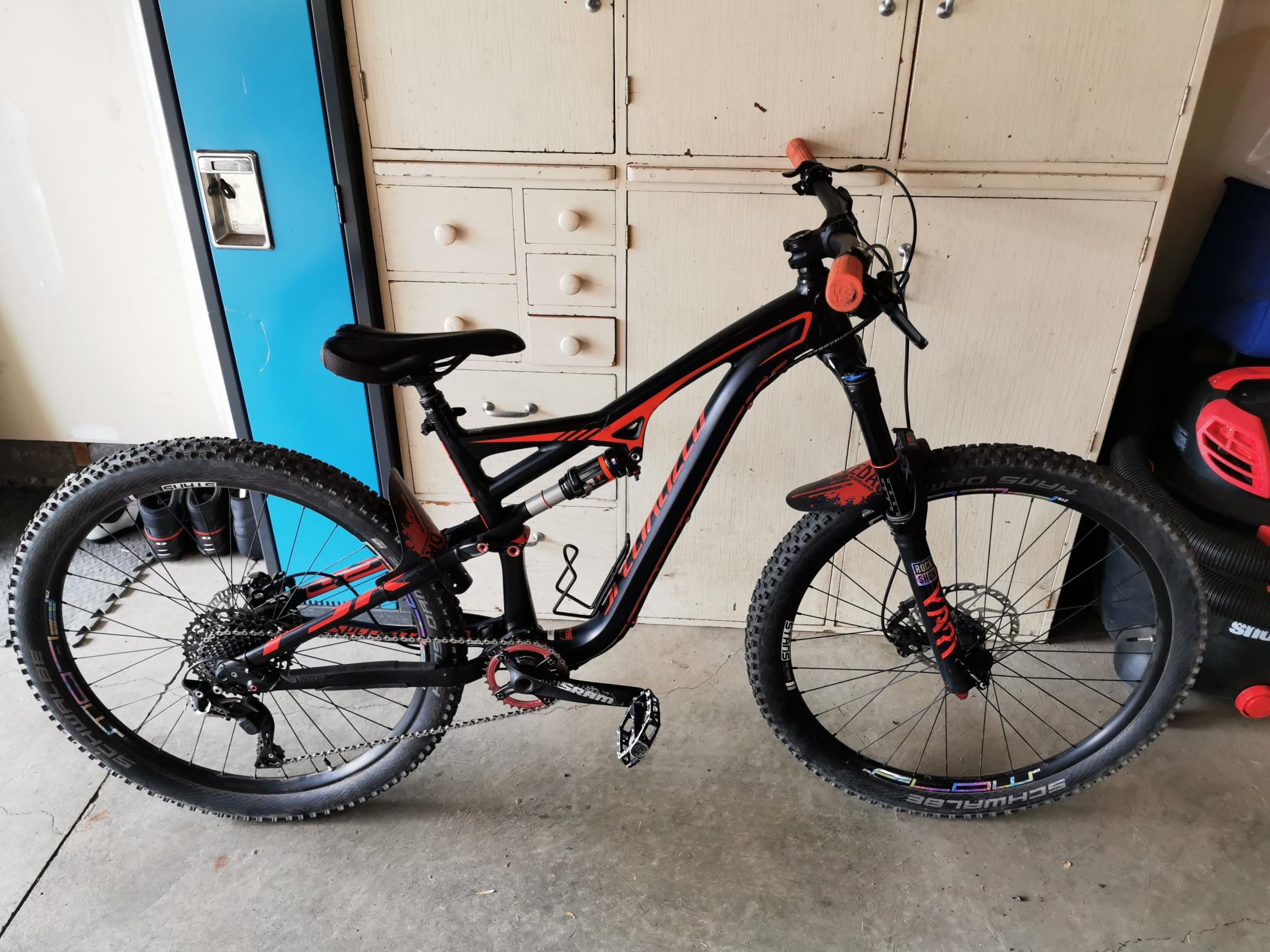 2014 Specialized Camber Evo 29 Black and Red