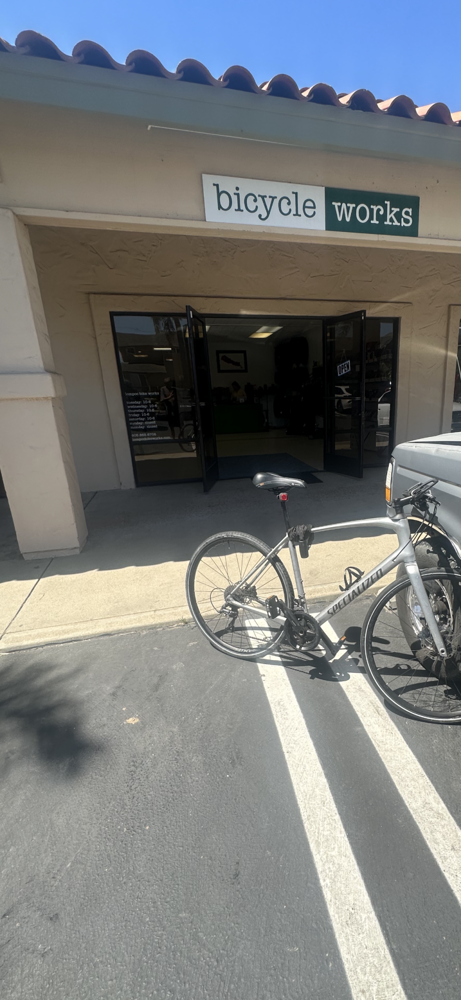 2023 Specialized Sirrus 4.0x Carbon Silver, gray or bare metal