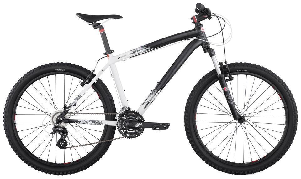 2013 Diamondback Response XE Black and White