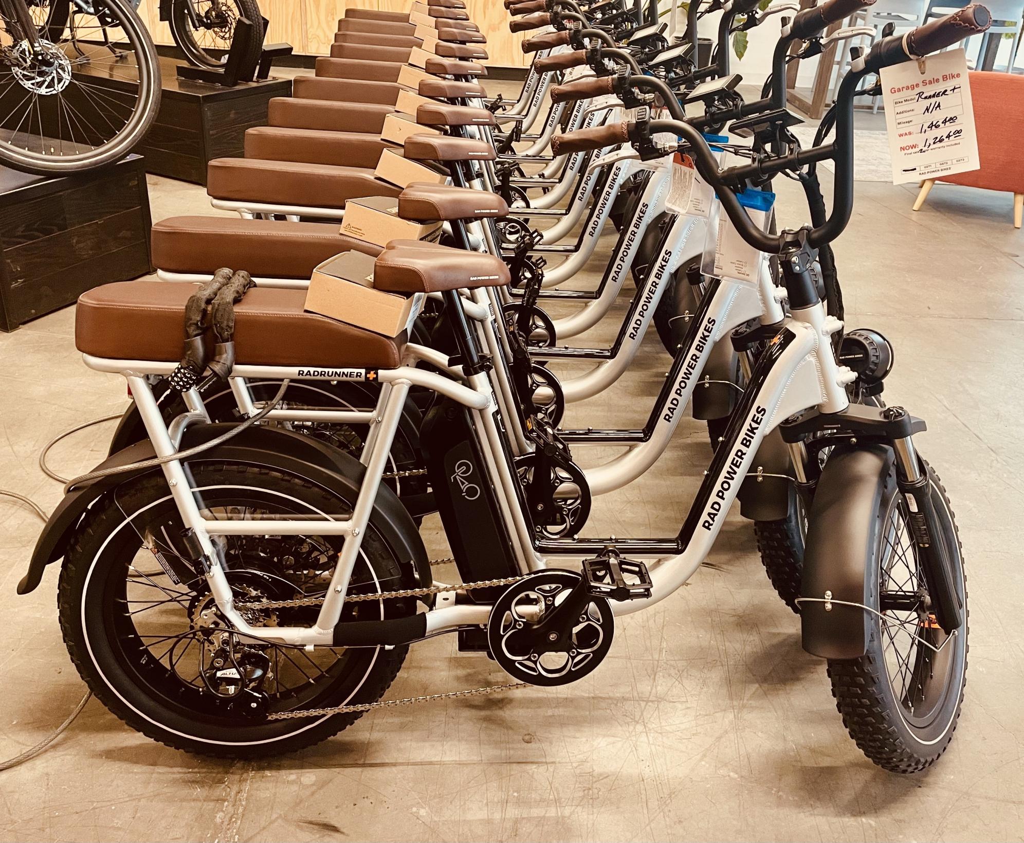 2025 Rad Power Bikes RAD RUNNER PLUS Silver, gray or bare metal