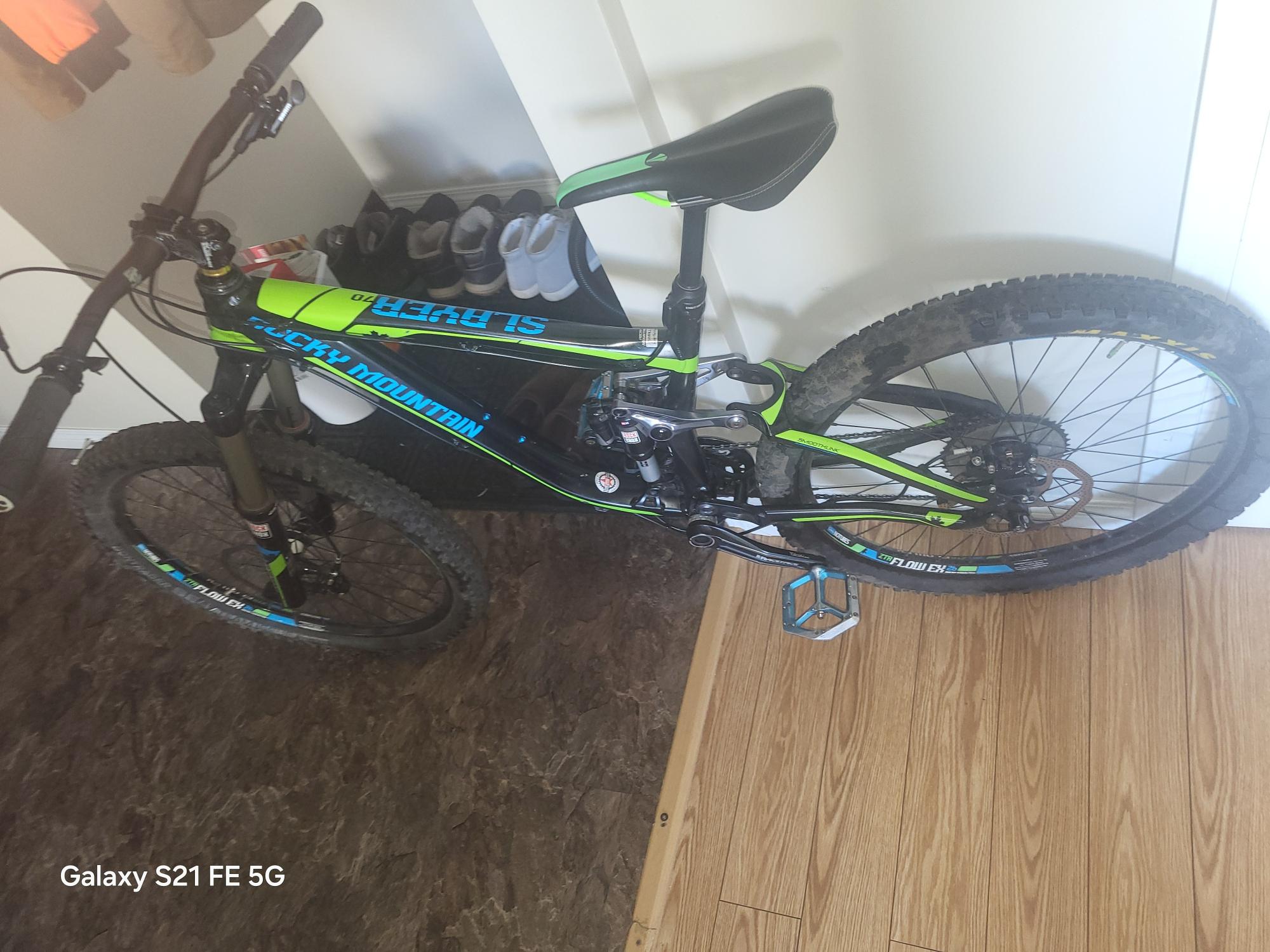 2023 Rocky Mountain Bicycles Slayer 70 Black and Green