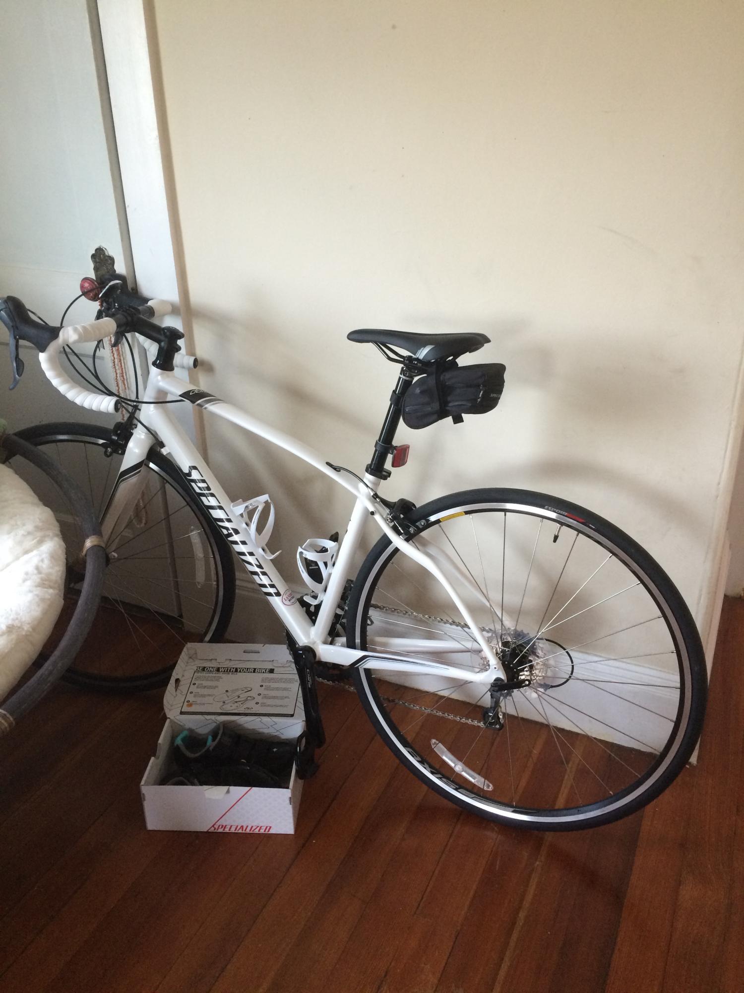 2015 Specialized Dolce White, Black, and Silver or Gray