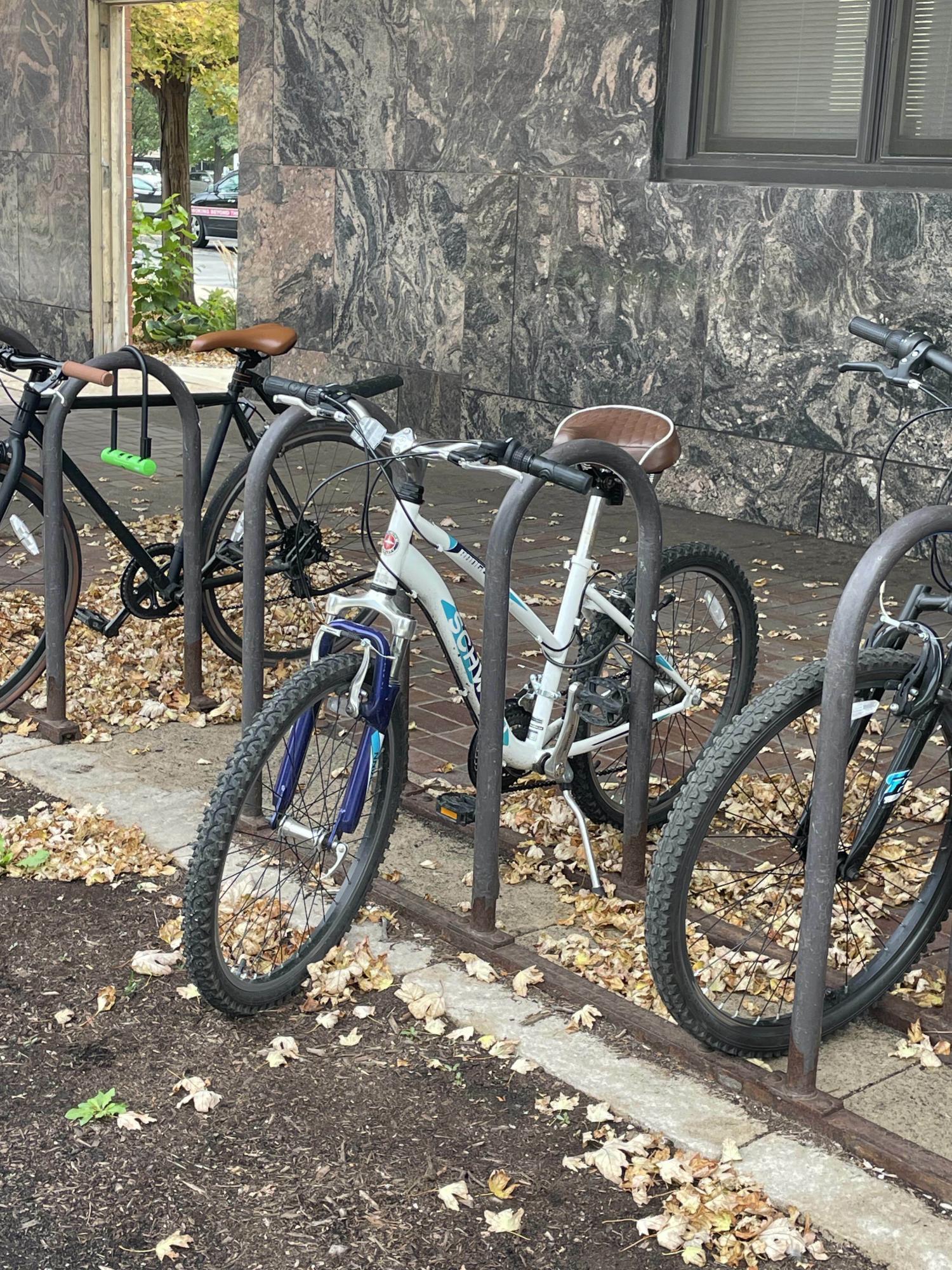 Schwinn Voyageur 1 Step Thru White