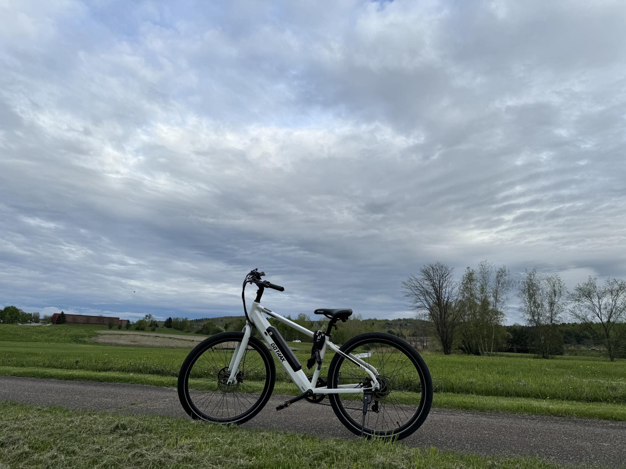 2024 GOTRAX CTI commuter Step over E bike White