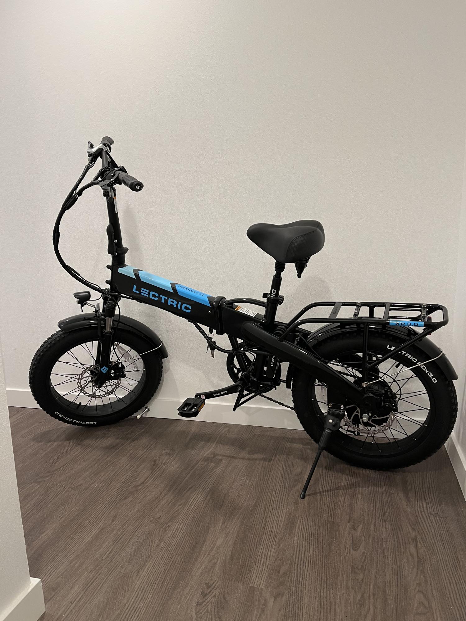 2022 Lectric eBikes XP™ 3.0 Black Long-Range Comfort Bundle Black and Blue