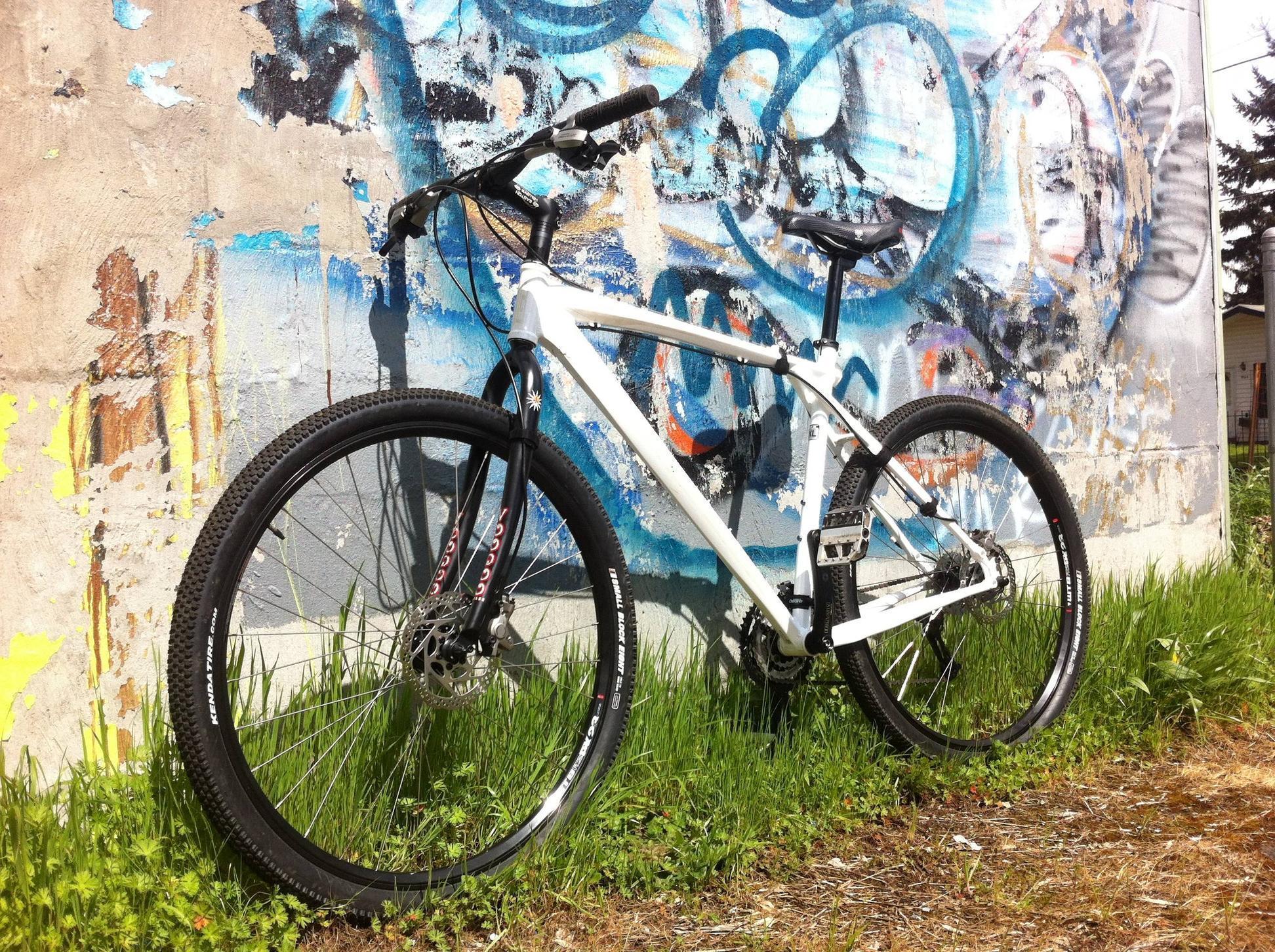2011 GT Bicycles Zaskar  White
