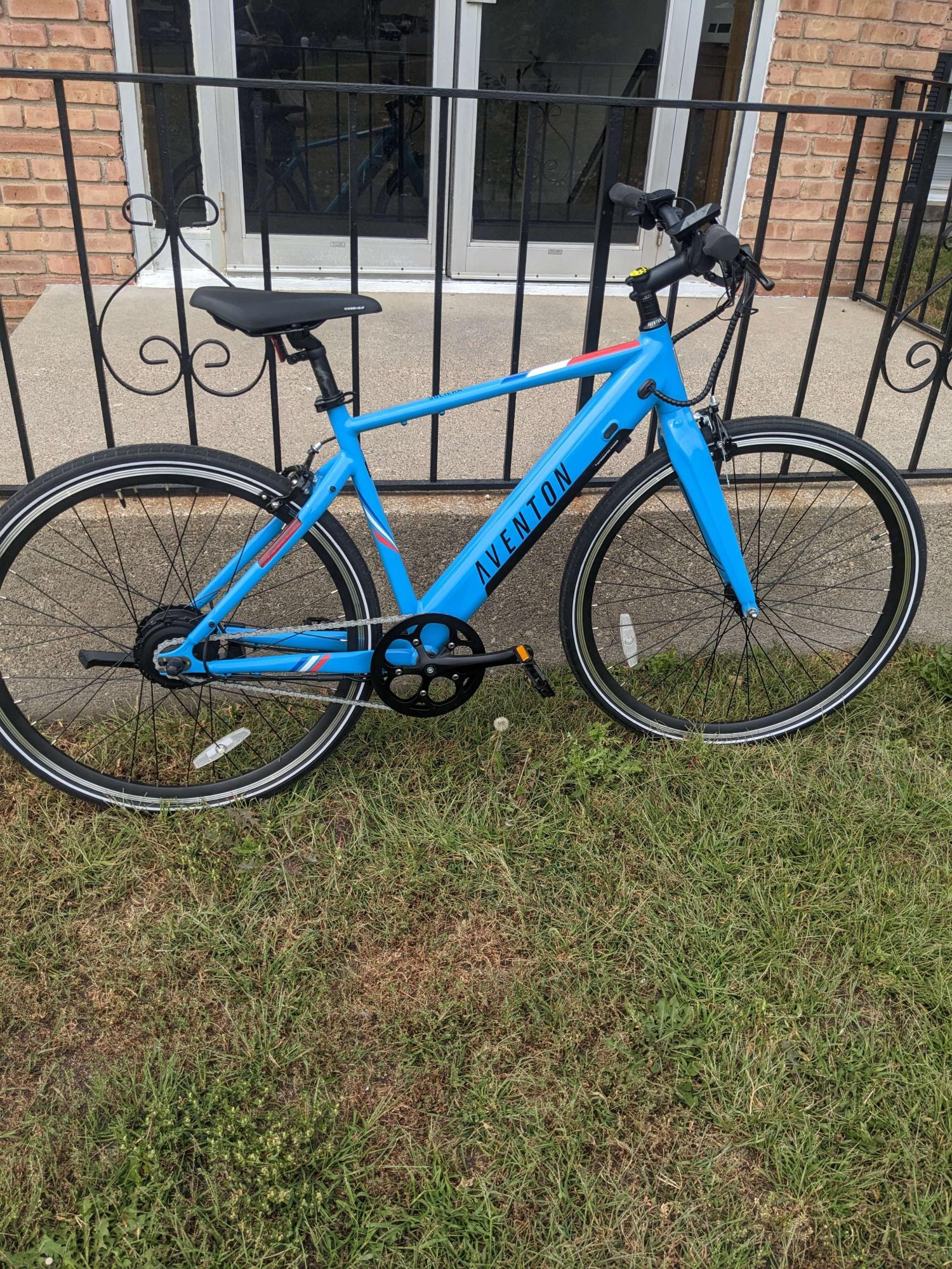 2022 Aventón Regular Blue