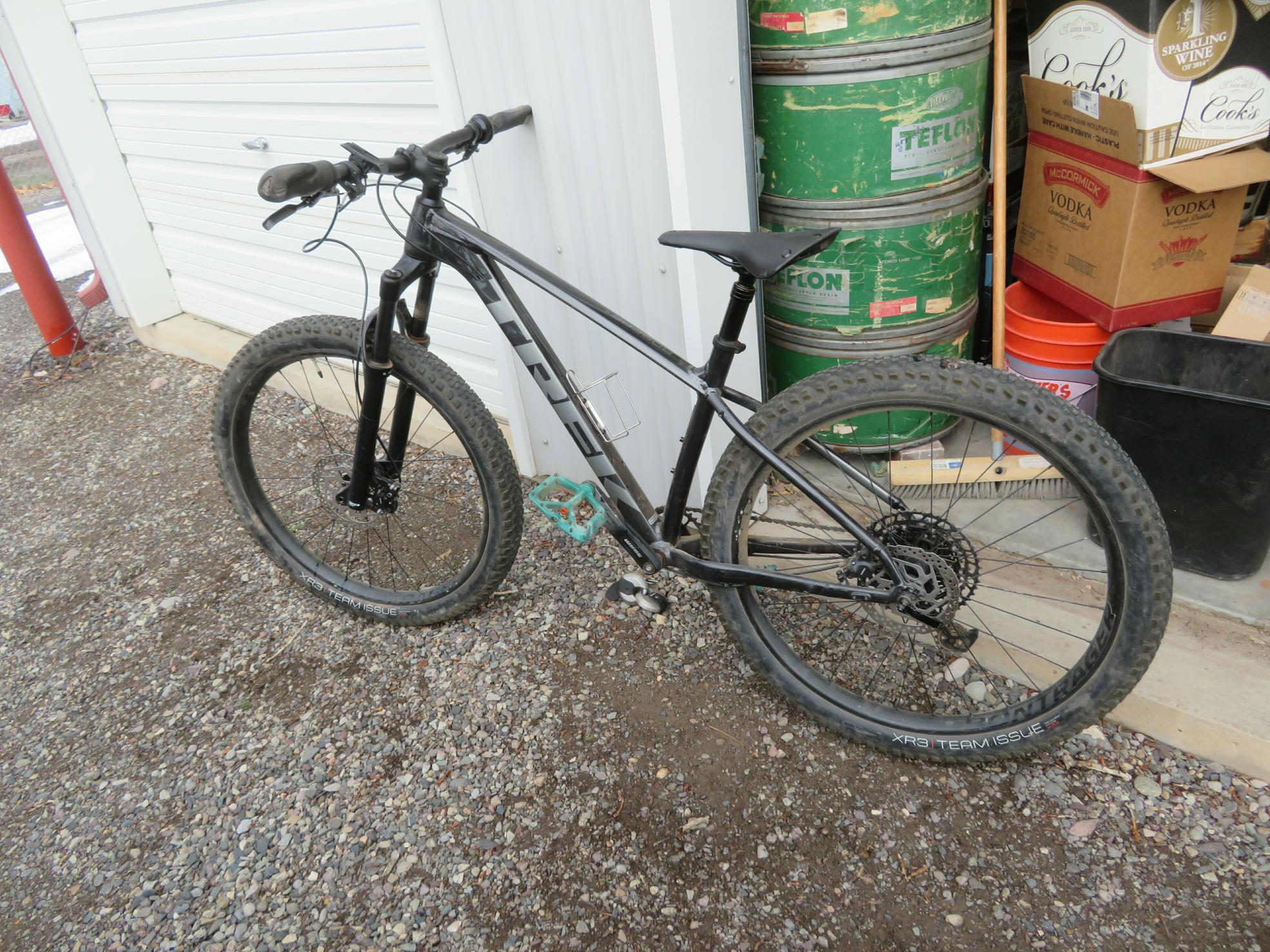 2020 Trek Roscoe Black and Silver, gray or bare metal