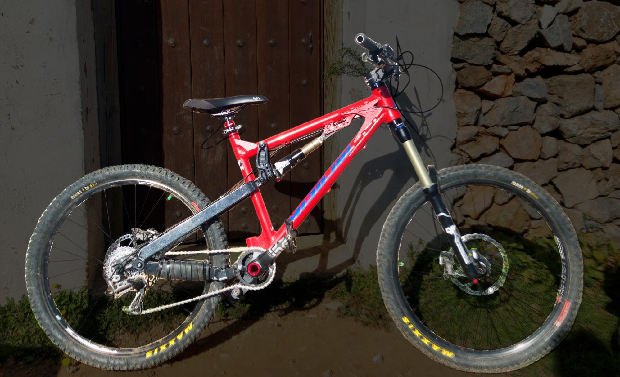 2010 Nicolai Helius ST Red and Black