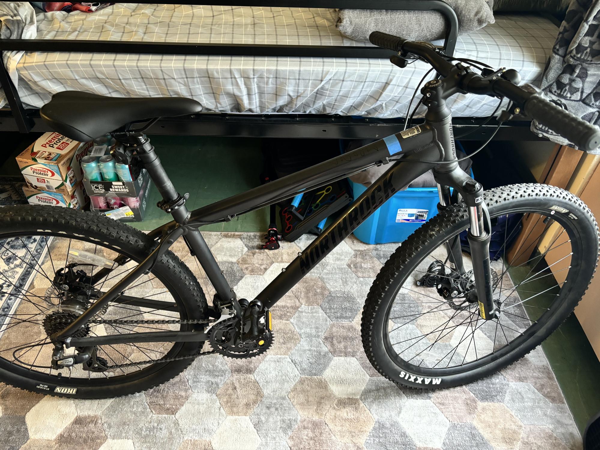 Northrock XC27 Black