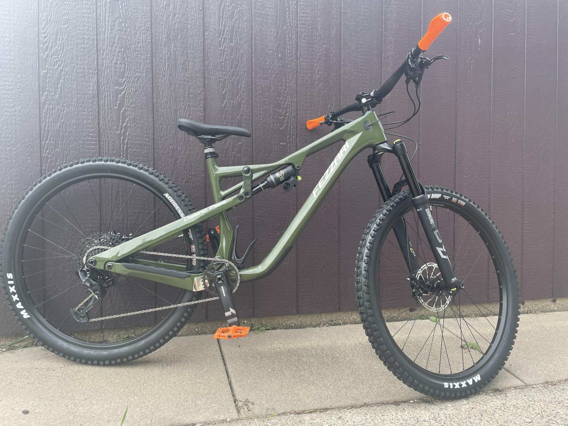 2022 Fezzari Delano Peak Green