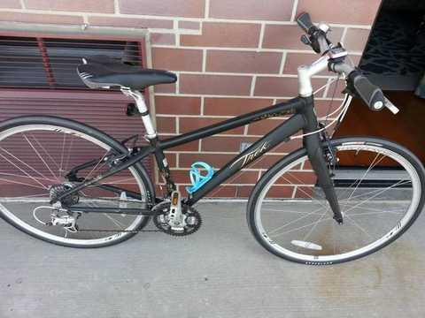 2009 Trek Hybrid fx 7.5 wsd  Black