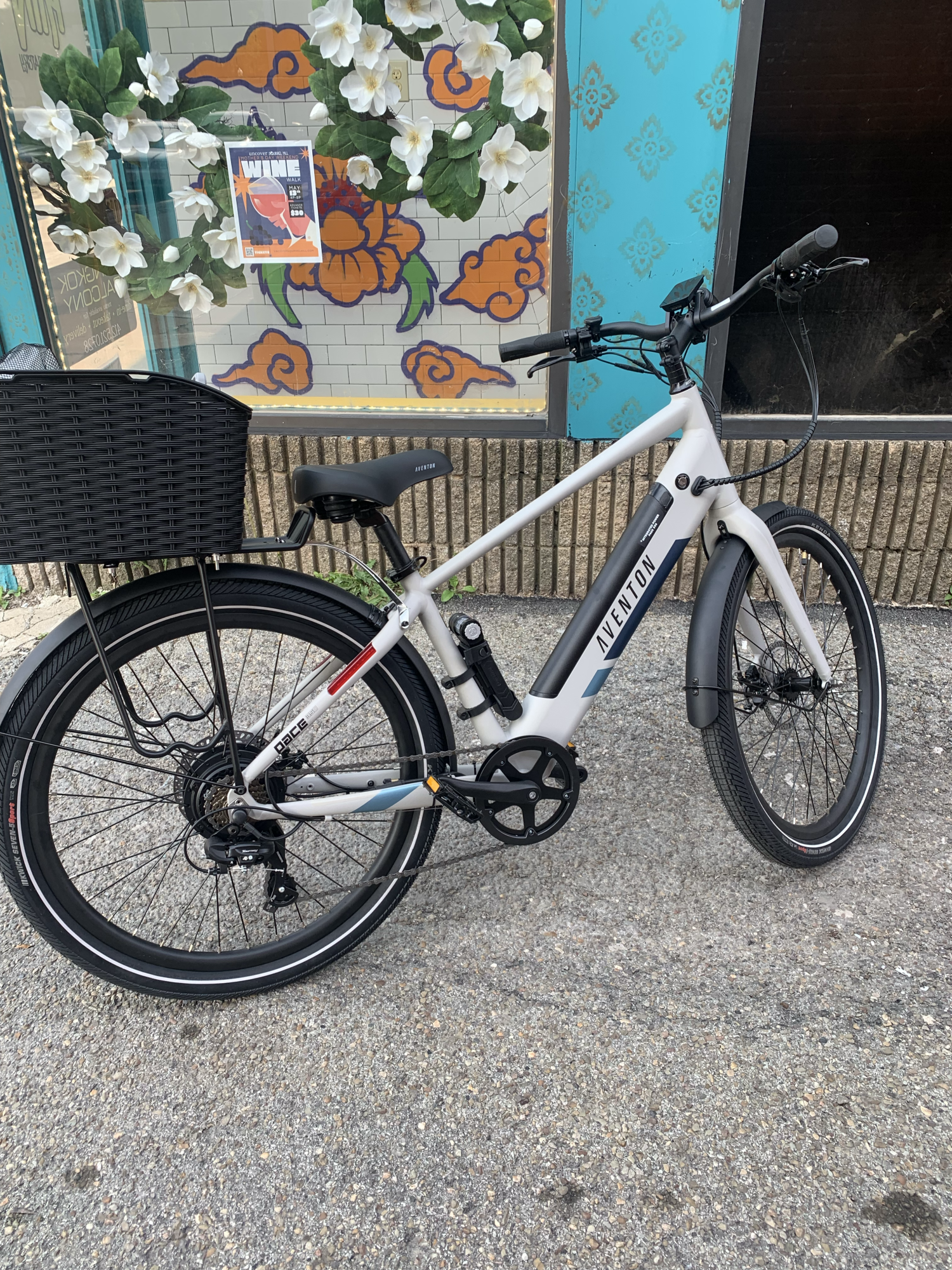 2023 Aventón Pace 350.2 Medium Silver, gray or bare metal