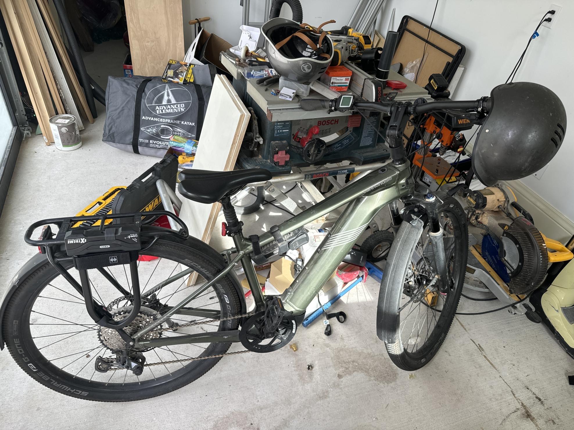 2018 Cannondale E bike mountain bike Green