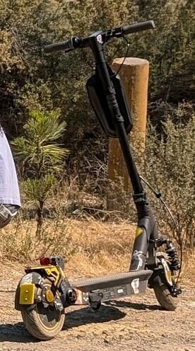 2022 Segway Ninebot G30P Max e-scooter Black and Yellow or Gold