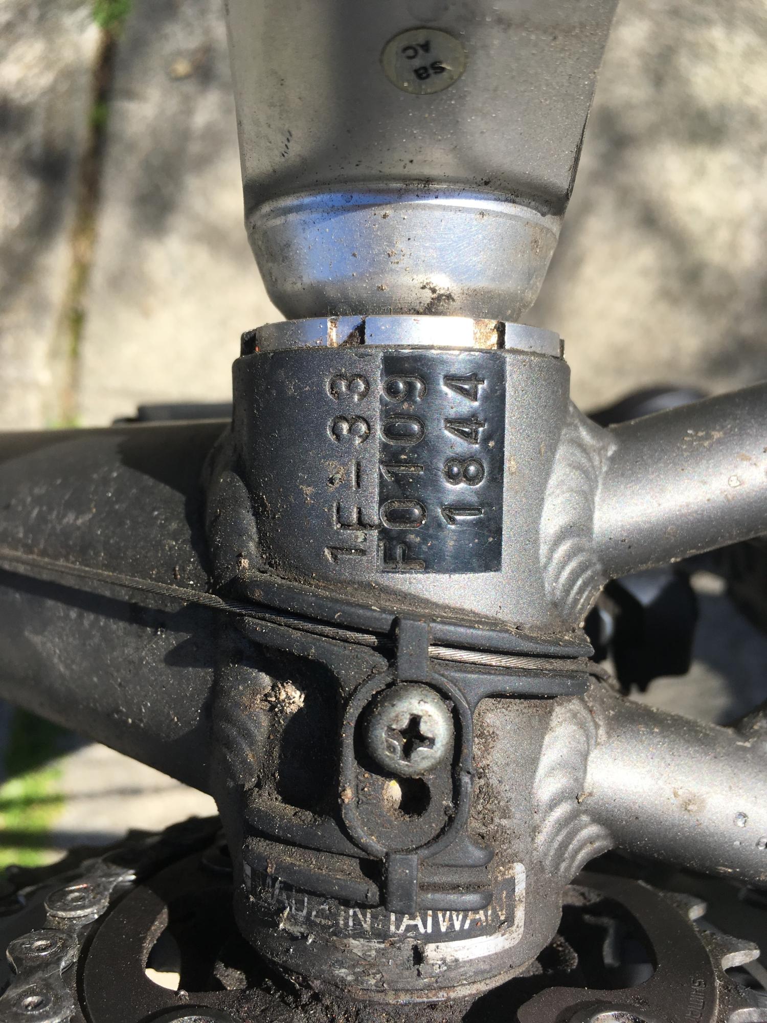 Novara Ponderosa Silver, gray or bare metal