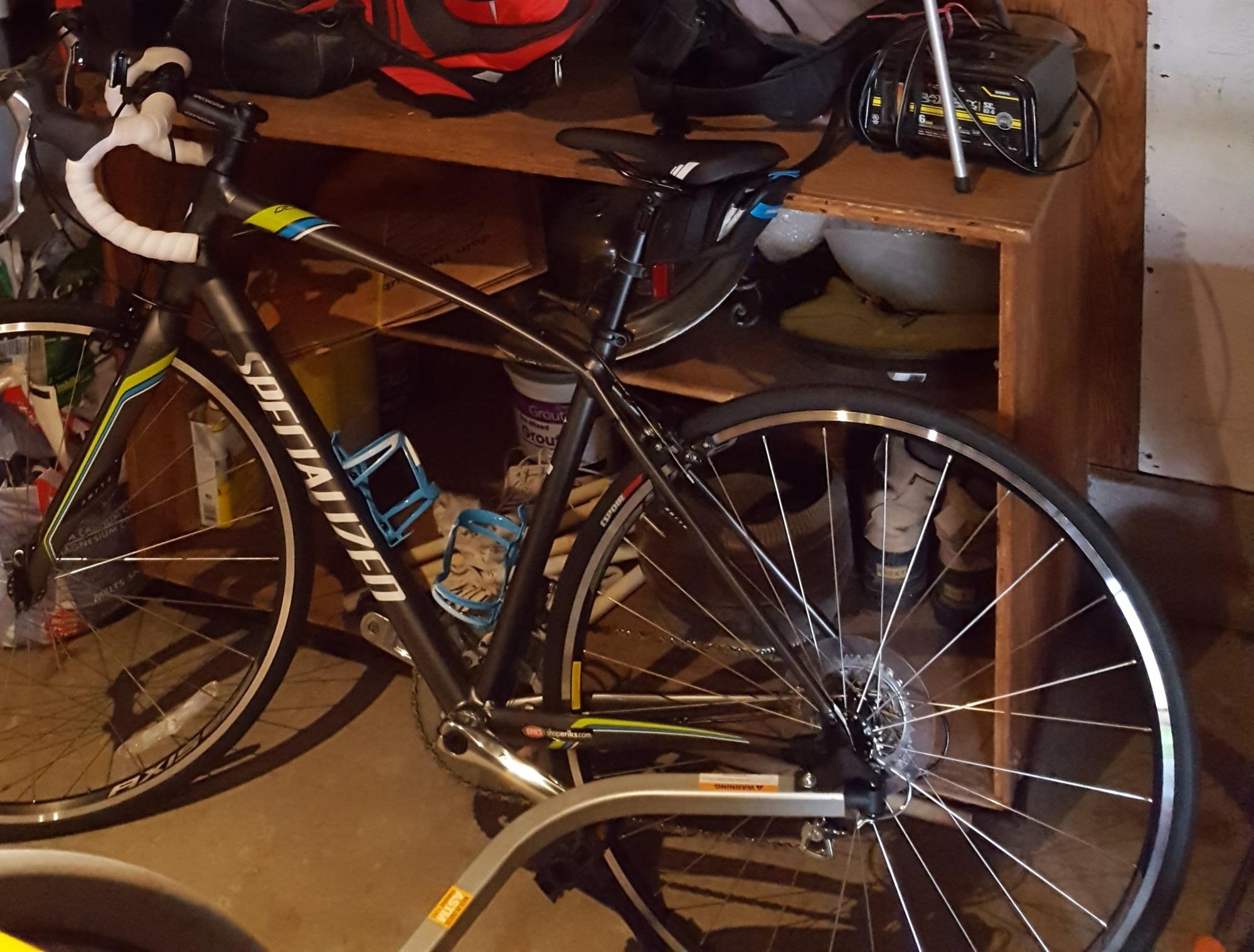 2015 Specialized Dolce Elite Silver or Gray, Blue, and Green