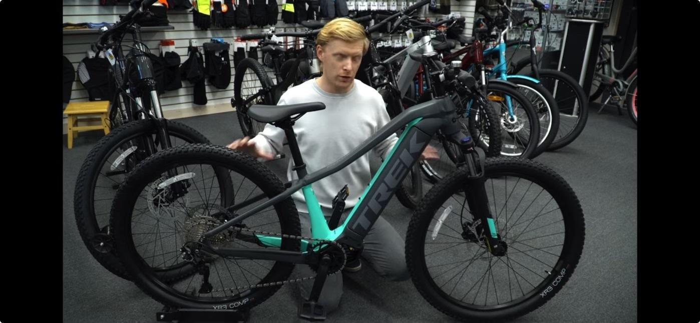 2022 Trek Powerful 4 gen 3 Silver, gray or bare metal