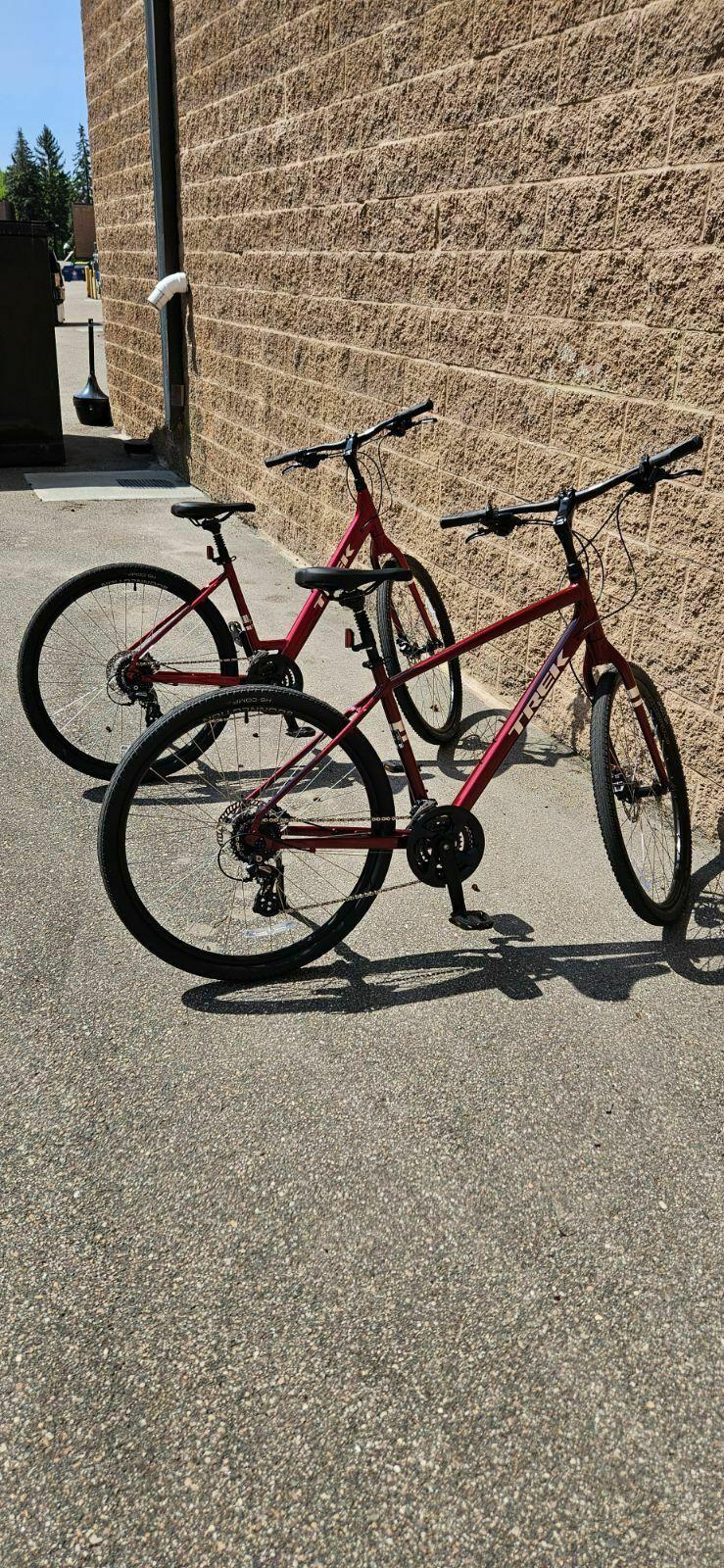 2022 Trek Large Red