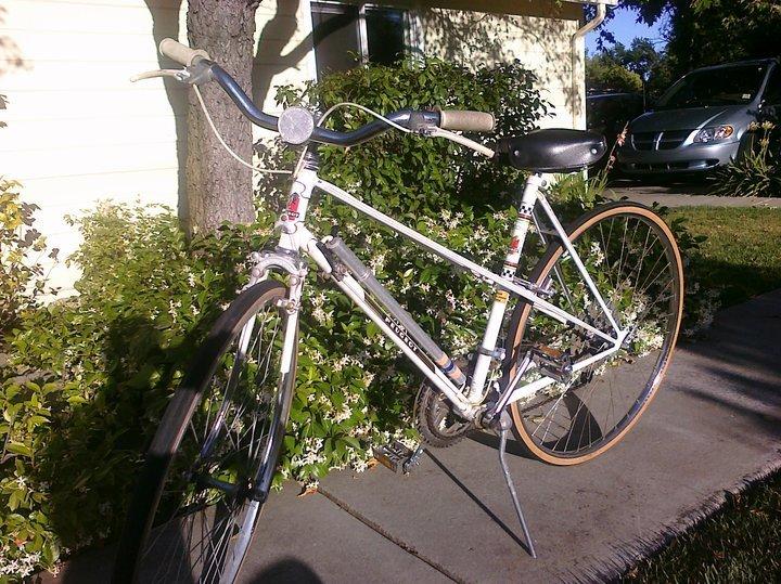1975 Peugeot Mixte  White